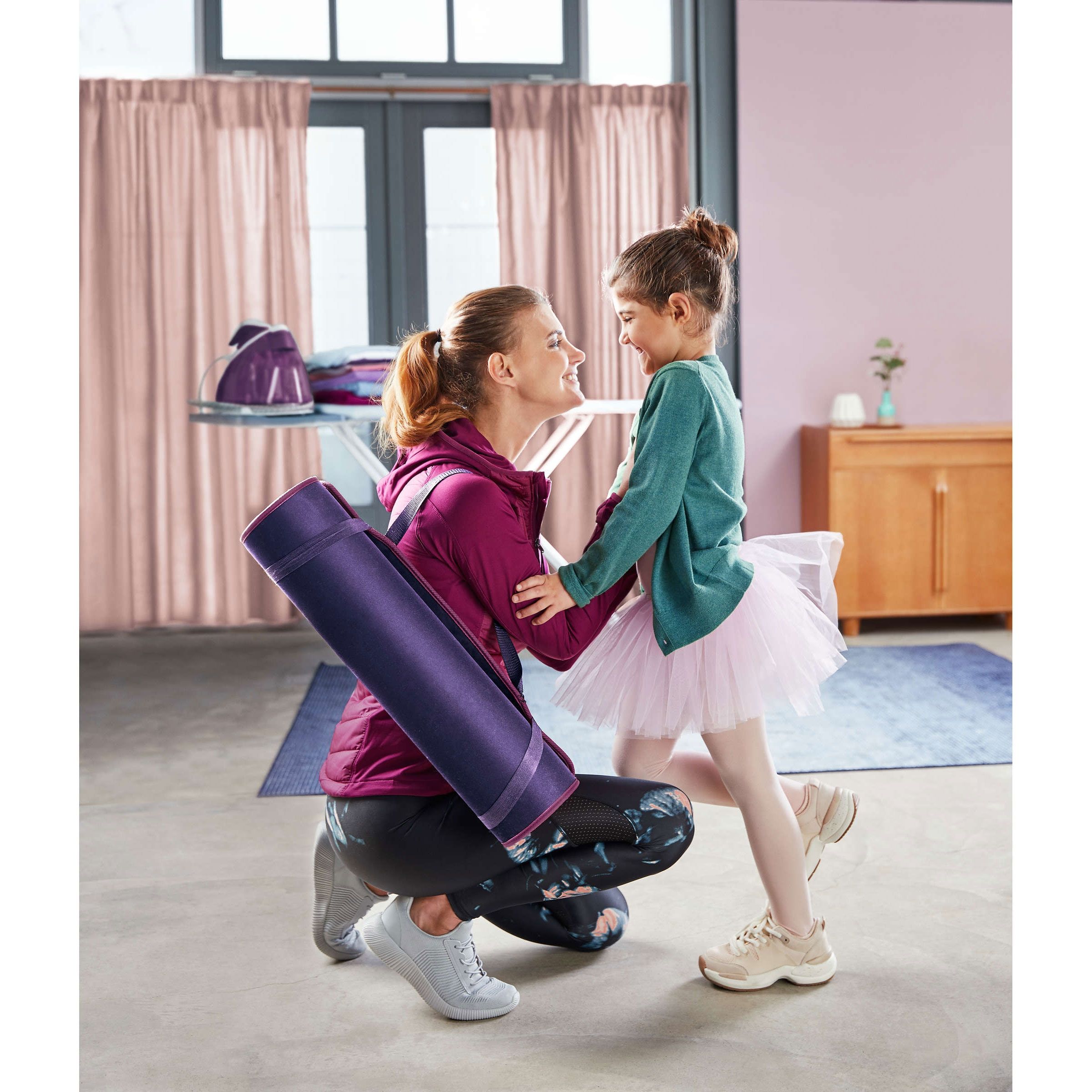 Stație de călcat cu abur Philips PerfectCare Compact Plus GC7933/30, 2400W, Presiune 6.5bar, Continuu 120g/min, Jet 450g, Talpă SteamGlide Plus, Rezervor detașabil 1.5l, F1.6m, C1.65m, Fier 1.3kg