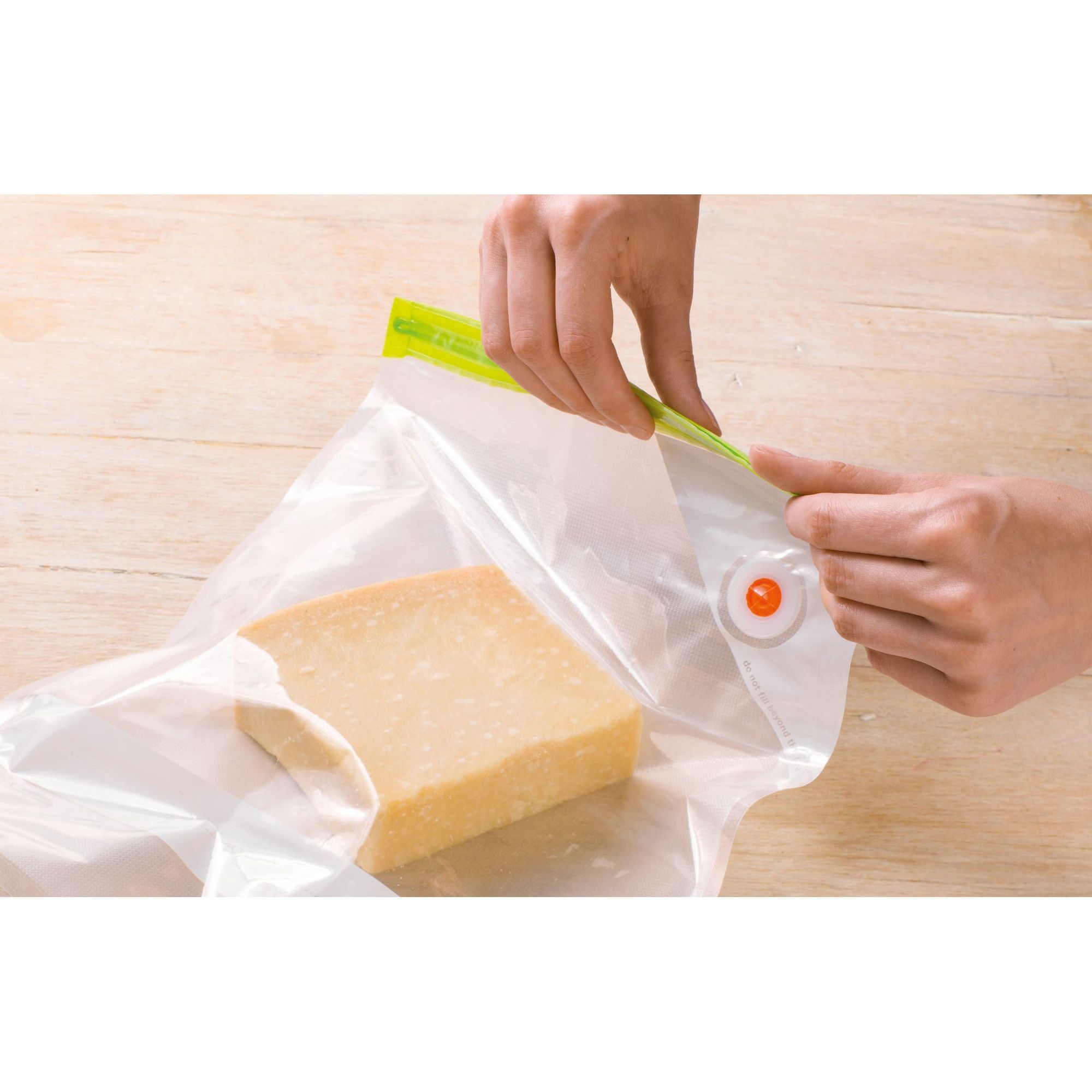 Set 10 pungi cu etanș de 1.2l BOSCH MSZV0FB1 – 17004302, Material rezistent cu mai multe straturi, Material special pentru eliminarea rapidă a aerului, Ușor de folosit, Fără BPA, Sous-vide până la 85°