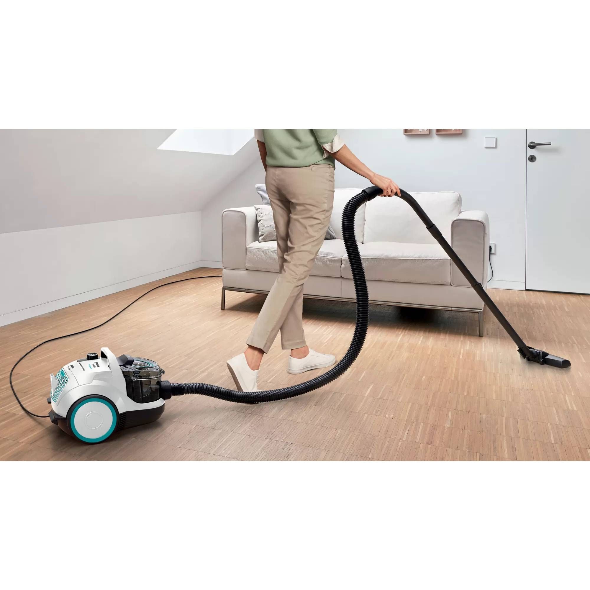 Aspirator fără sac BOSCH Serie 4 ProHygienic BGC21HYG1, Asp uscată, 550W, Praf 2l, Cablu 7m, 76dBA, Filtru UltraAllergy, Recipient praf cu dublă filtrare, Power AirCycle, Motor HighPower Airflow, 4.711kg, Alb