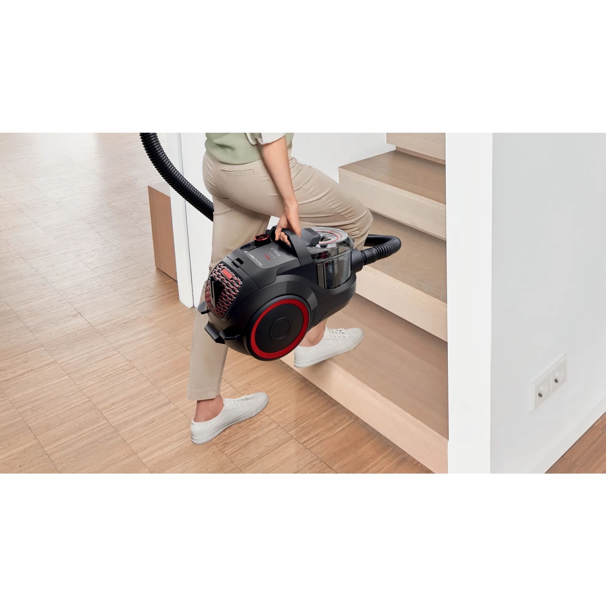 Aspirator fără sac BOSCH Serie 4 ProPower BGC21POW1, 750W, Tehnologie Power AirCycle, Perie rotativă Turbo, Filtru igienic HEPA, Power Control