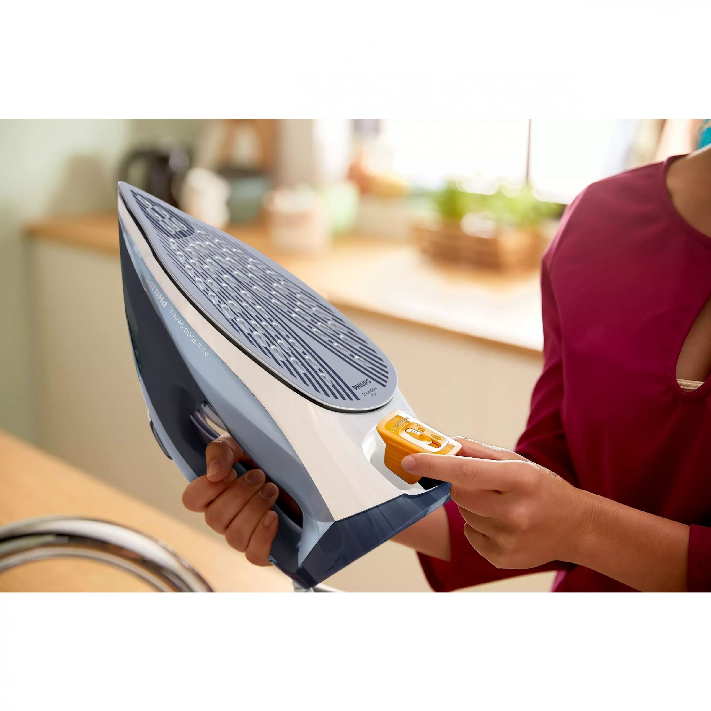 Fier de călcat cu abur Philips Azur Seria 7000 DST7020/20, 2800W, Continuu 50g/min, Jet 250g, Rezervor 300ml, Talpă SteamGlide Plus, C2m, G1.67kg, Cotton Blue