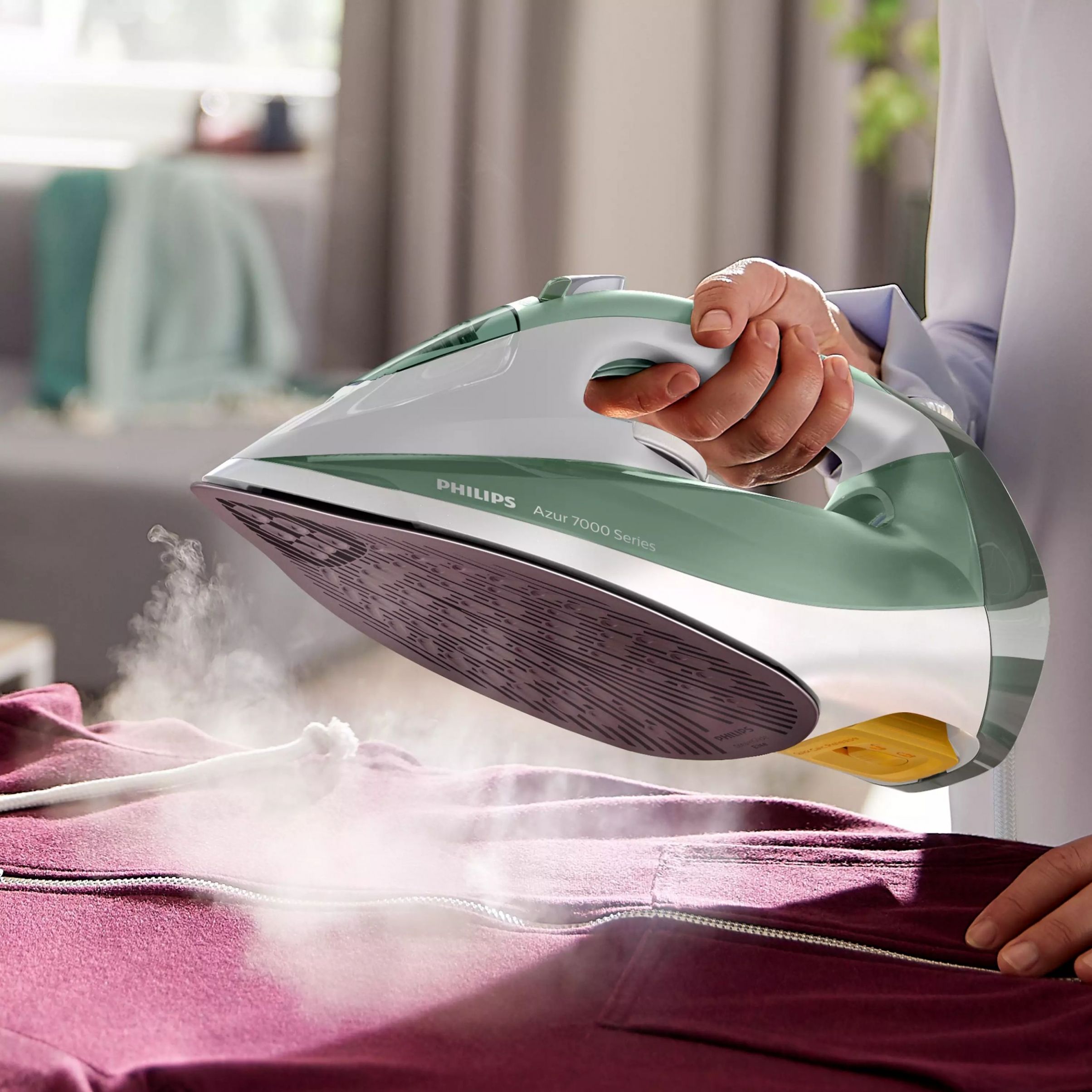 Fier de călcat cu abur Philips Azur Seria 7000 DST7012/70, 2600W, Continuu 45g/min, Jet 220g, Rezervor 300ml, Talpă SteamGlide Plus, C2m, G1.67kg, Desert Green