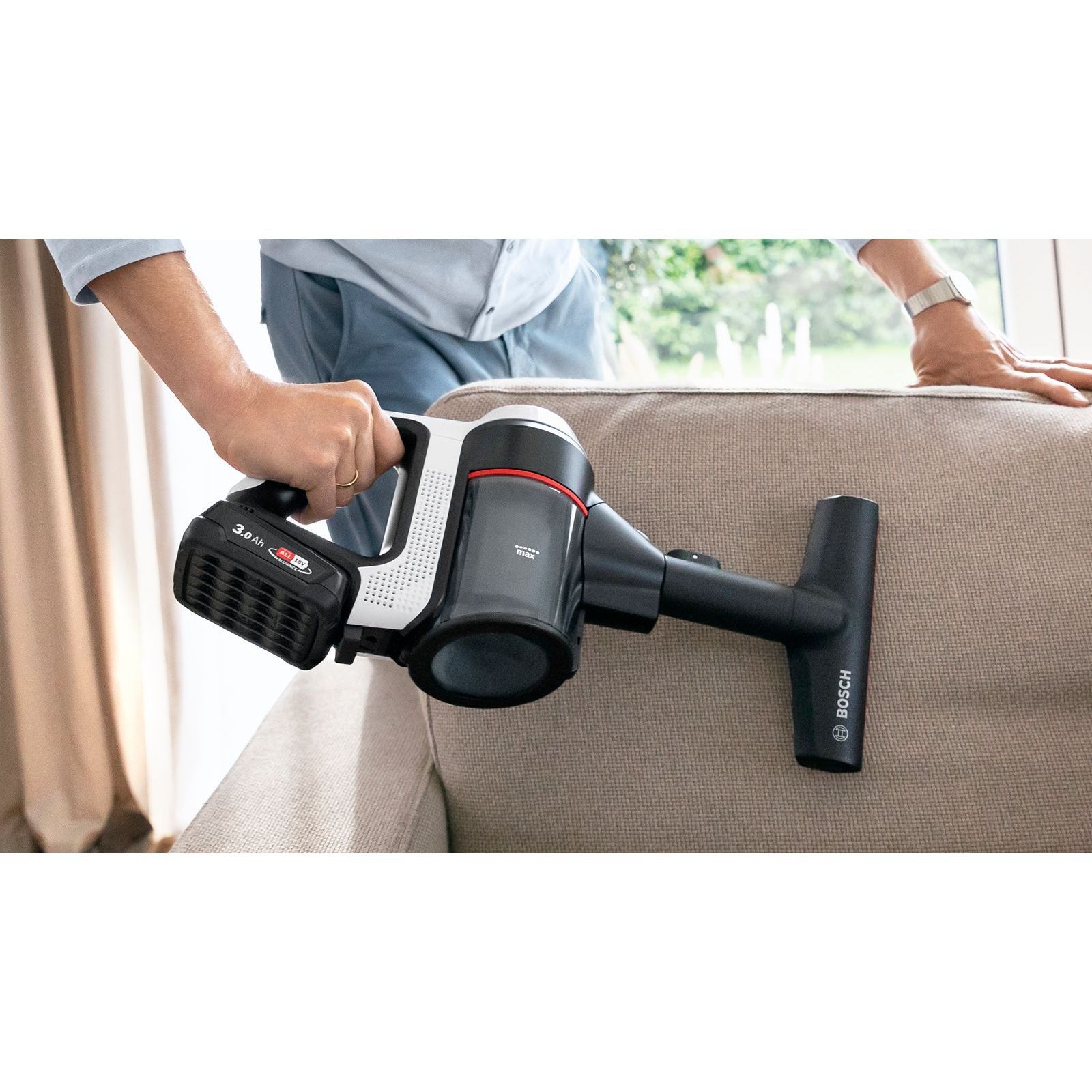 Aspirator vertical BOSCH Serie 7 Unlimited BCS711XXL, TurboSpin (3 trepte, Turbo), Acumulator Li-Ion 18V 3A, Praf 0.30l, Perie LED AllFloor DynamicPower, QuickStand, Nozzle Foot Release, G2.90kg, Polar White
