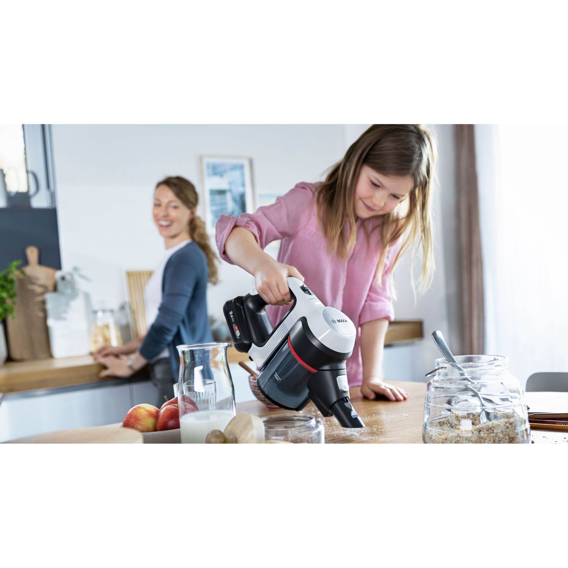 Aspirator vertical BOSCH Serie 7 Unlimited BCS711XXL, TurboSpin (3 trepte, Turbo), Acumulator Li-Ion 18V 3A, Praf 0.30l, Perie LED AllFloor DynamicPower, QuickStand, Nozzle Foot Release, G2.90kg, Polar White