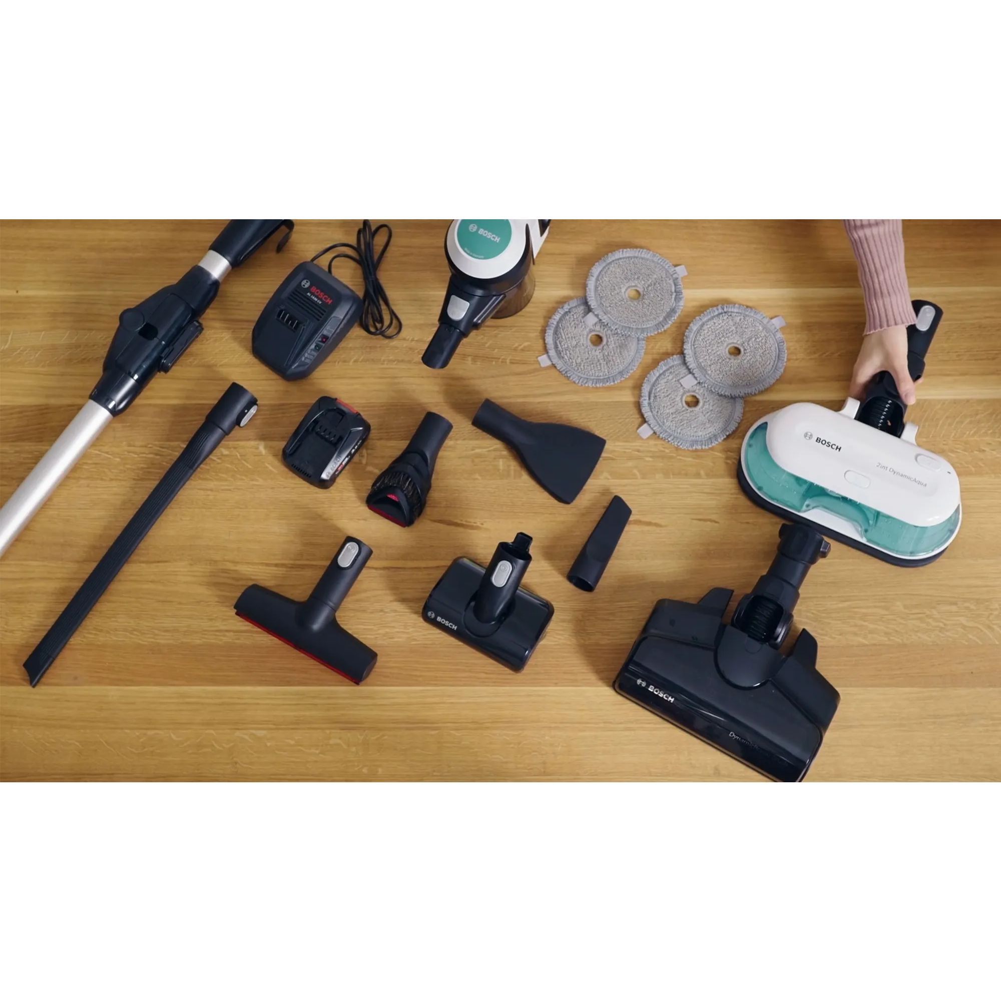 Aspirator vertical BOSCH Serie 7 Unlimited ProHygienic Aqua BCS71HYG2, TurboSpin (3 trepte, Turbo), Acumulator Li-Ion 18V 3A, Praf 0.30l, Funcție mop, Perie DynamicAqua 2în1, Lavete microfibră, G2.90kg, Alb