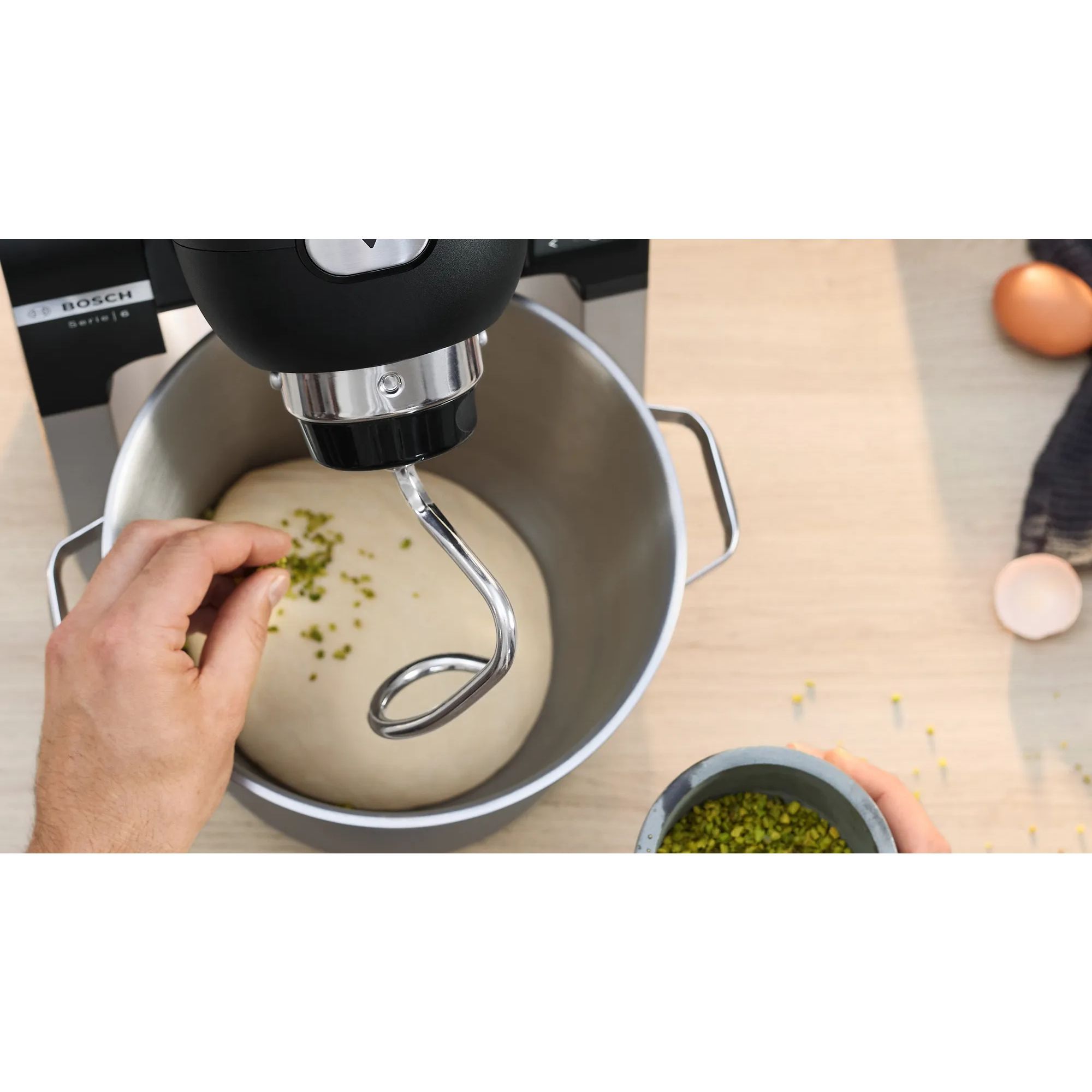 Robot de bucătărie planetar BOSCH Serie 6 MUMS6 Scale MUMS6ZS17, 1600W (7 trepte, Pulse), Bol inox șlefuit 5.5l cu mânere, Set patiserie, Cântar, Cronometru, SoftStart, AirCooling, G7.83kg, Matte Jet Black