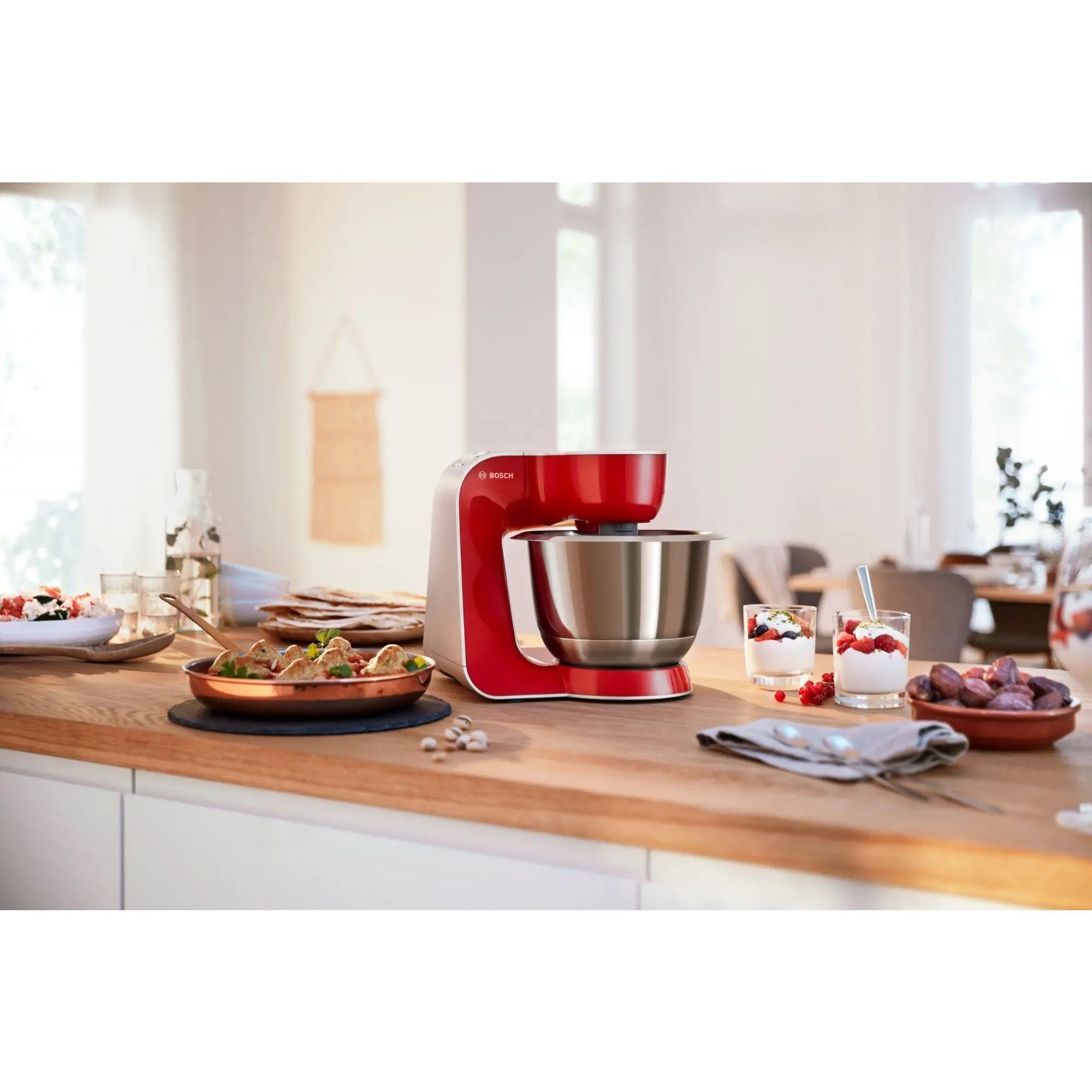 Robot de bucătărie planetar BOSCH Serie 4 MUM5 MUM55761, 900W (7 trepte), Bol inox 3.9l, Roșu/Argintiu