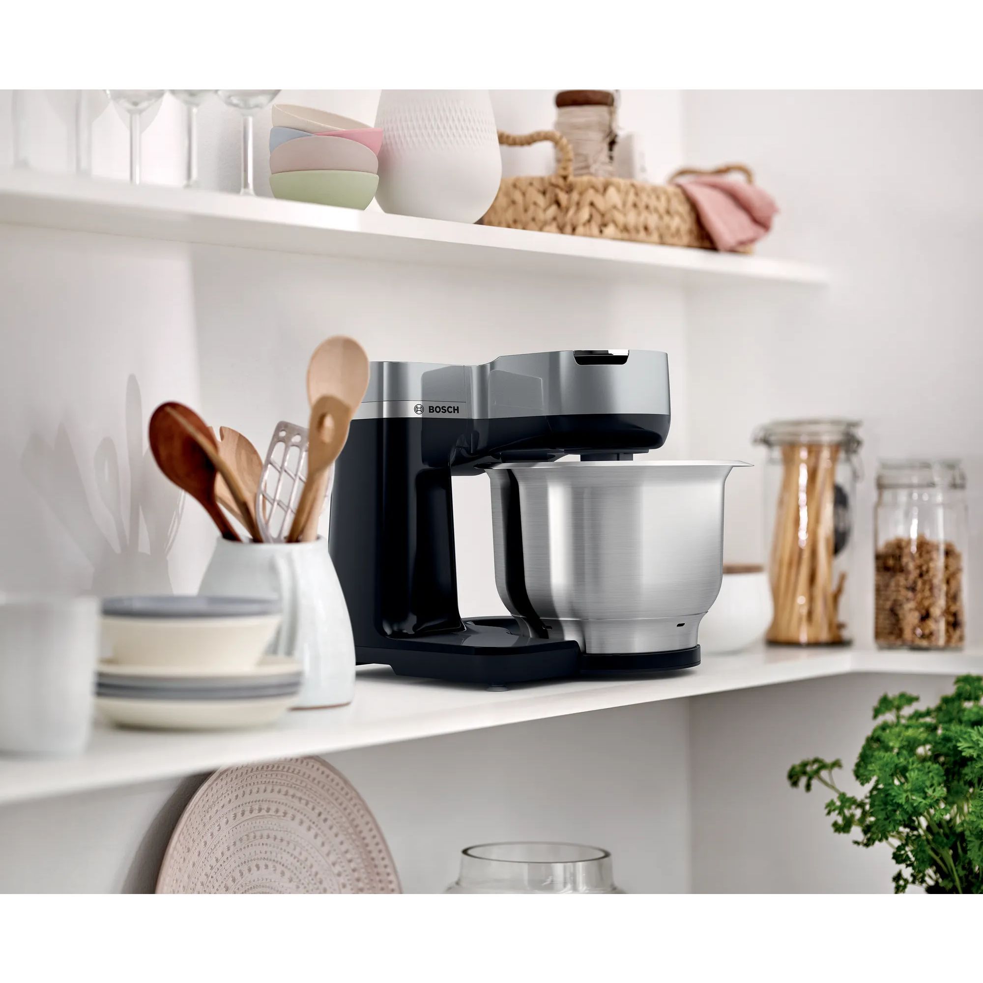 Robot de bucătărie planetar BOSCH Serie S2 MUMS2 MUMS2VM40, 900W (7 trepte și Pulse), Bol inox 3.8l, Set patiserie, Soft Start, Design compact, Control electronic al puterii, G4.4kg, Black and Silver