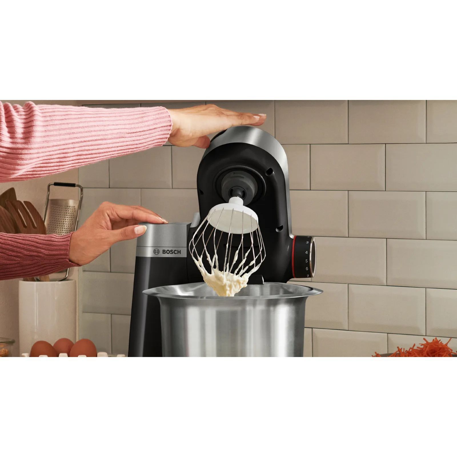 Robot de bucătărie planetar BOSCH Serie S2 MUMS2 MUMS2VM00, 900W (7 trepte și Pulse), Bol inox 3.8l, Set patiserie, Soft Start, Design compact, Control electronic al puterii, G4.4kg, Black and Silver
