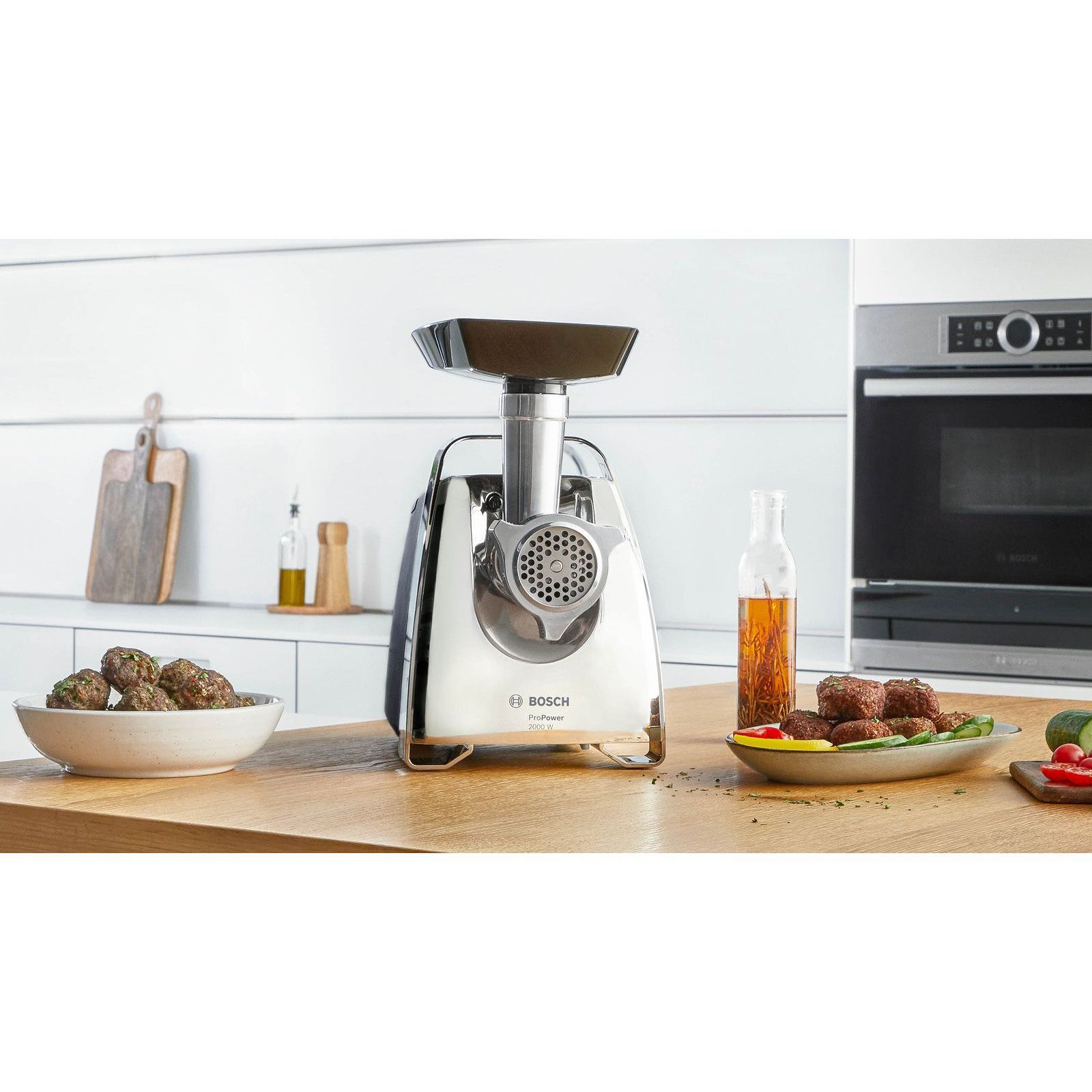 Mașină de tocat carne BOSCH ProPower MFW67440, 700W, Peste 10 funcţii, Neagră