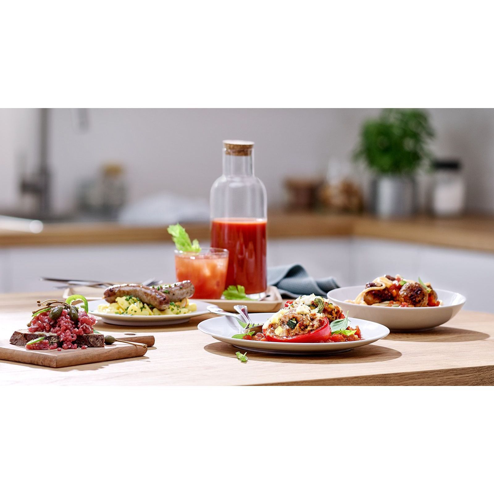 Mașină de tocat carne BOSCH ProPower MFW67440, 700W, Peste 10 funcţii, Neagră