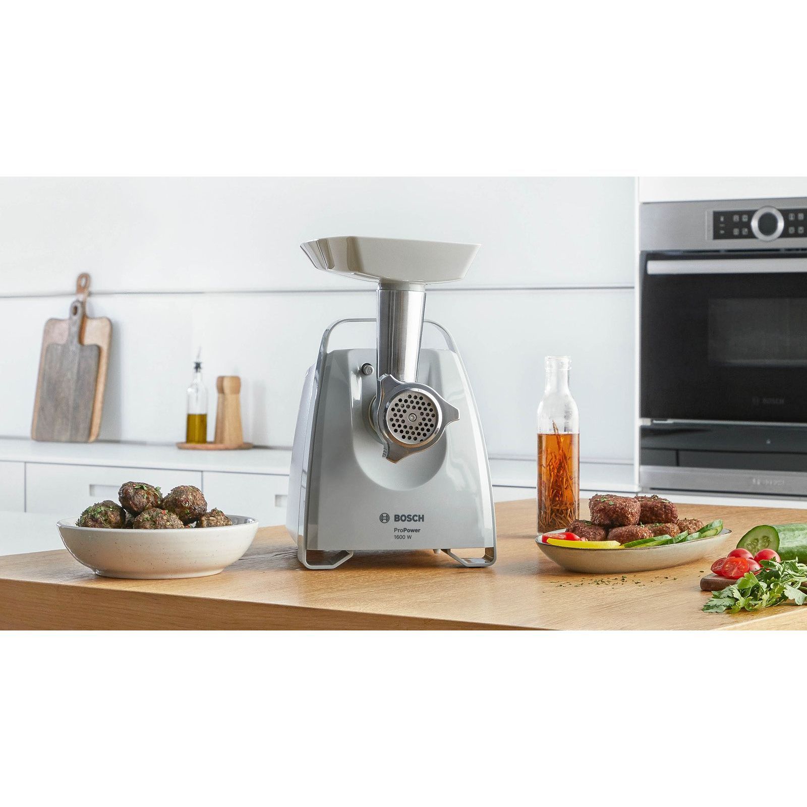 Mașină de tocat carne BOSCH ProPower MFW45020, 500W, Pâlnie de cârnaţi, Accesoriu Kebbe