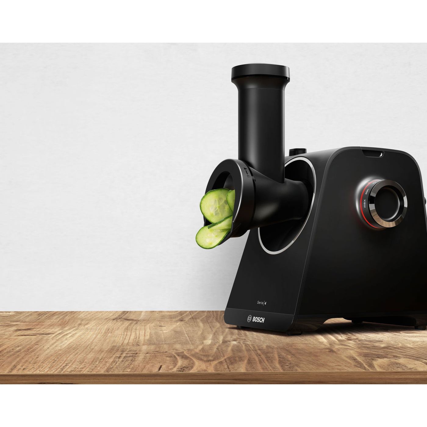 Mașină de tocat carne BOSCH Serie 4 MultiPower MFWS440B, Vârf 2000W (2 trepte și revers), Nominală 500W, 2.5kg/min, Răzătoare, Cârnați, Kebbe, Cuțit două tăișuri, Neagră