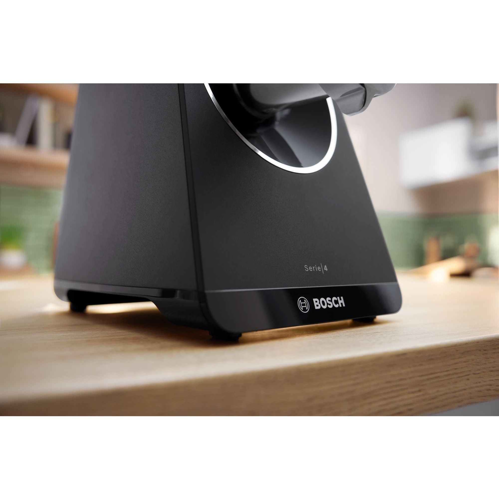 Mașină de tocat carne BOSCH Serie 4 MultiPower MFWS440B, Vârf 2000W (2 trepte și revers), Nominală 500W, 2.5kg/min, Răzătoare, Cârnați, Kebbe, Cuțit două tăișuri, Neagră