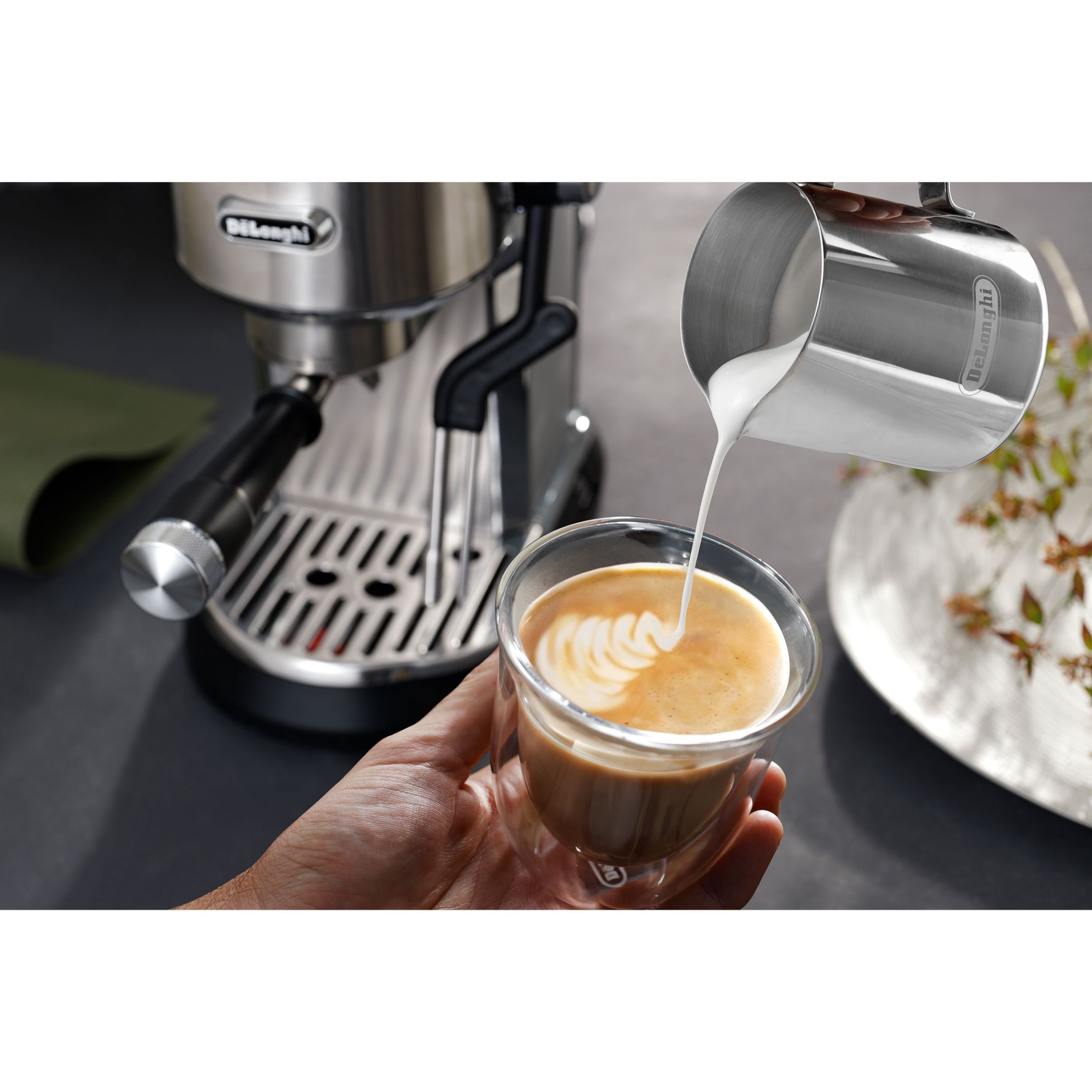 Espressor manual cu pompă De’Longhi Dedica Maestro Plus EC950.M – 0132106249  Shiny Metal