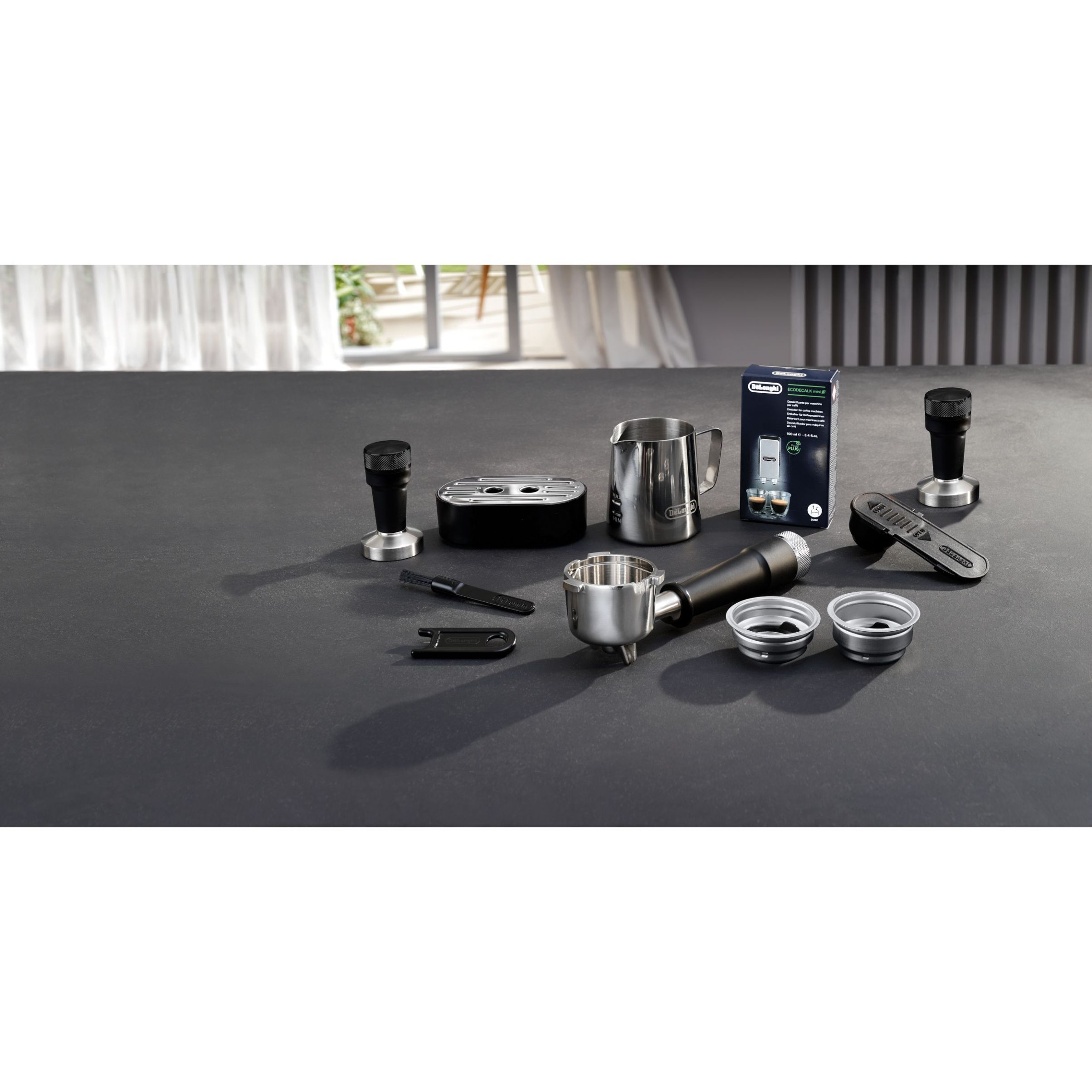 Espressor manual cu pompă De’Longhi Dedica Maestro Plus EC950.M – 0132106249  Shiny Metal