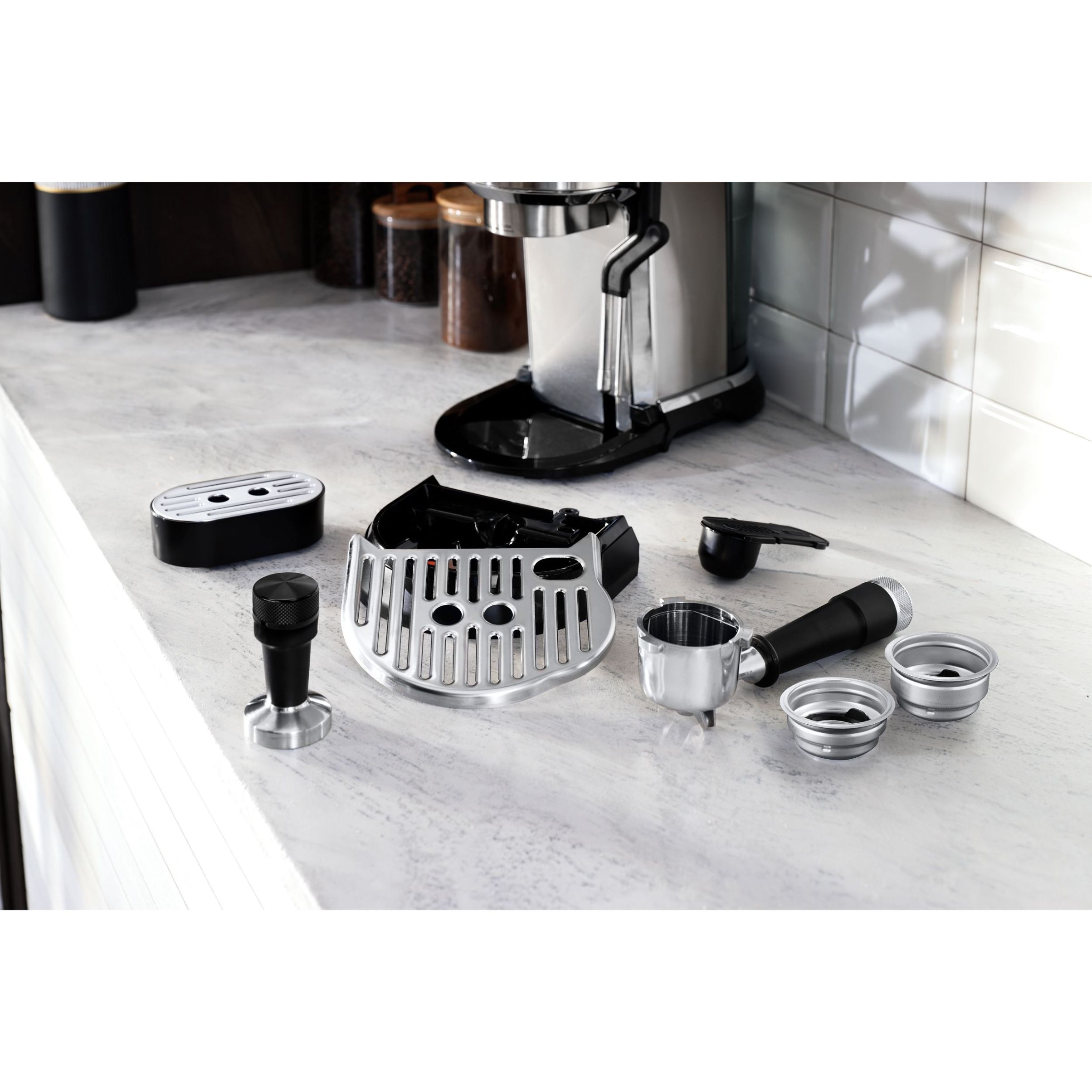 Espressor manual cu pompă De’Longhi Dedica Maestro Plus EC950.M – 0132106249  Shiny Metal
