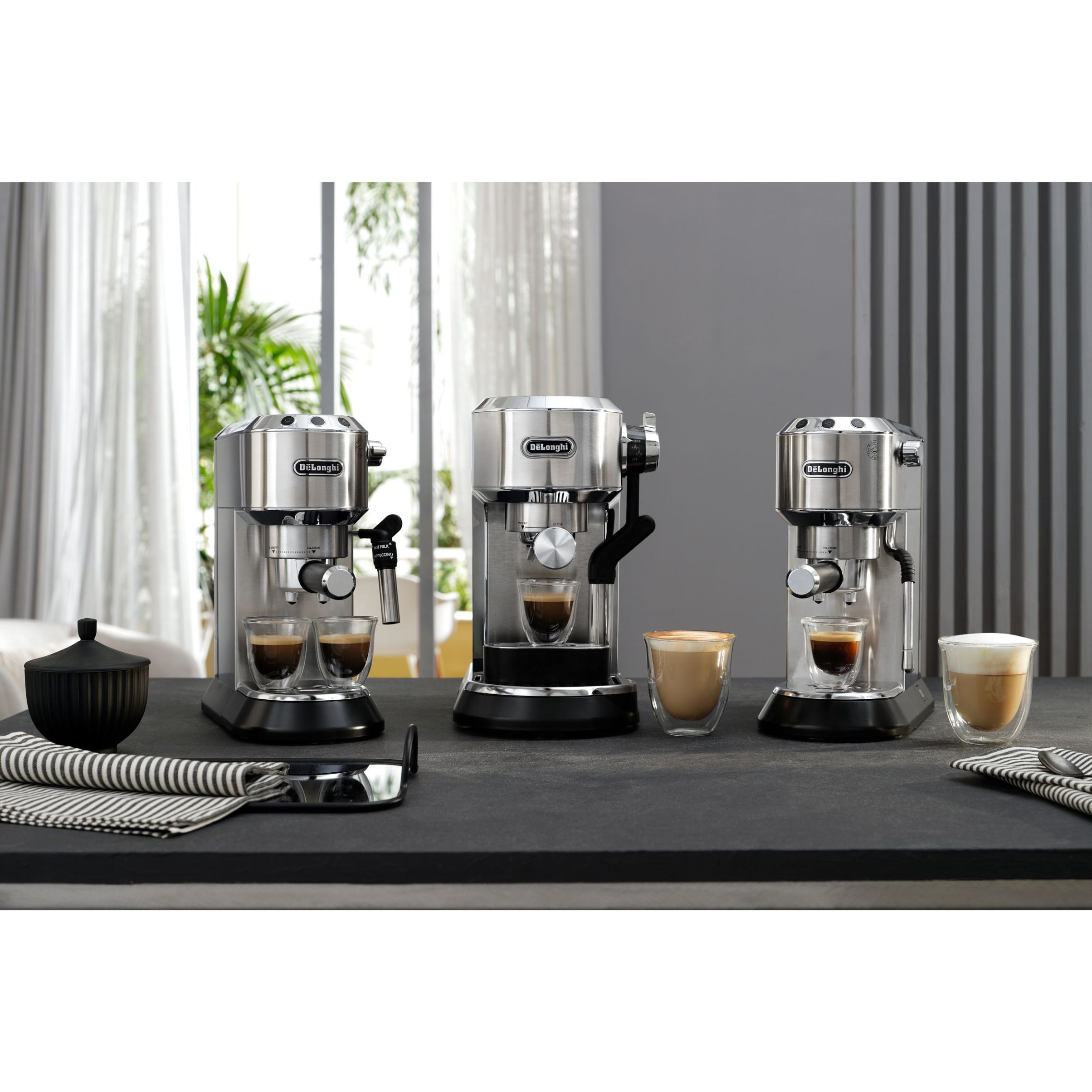 Espressor manual cu pompă De’Longhi Dedica Maestro Plus EC950.M – 0132106249  Shiny Metal
