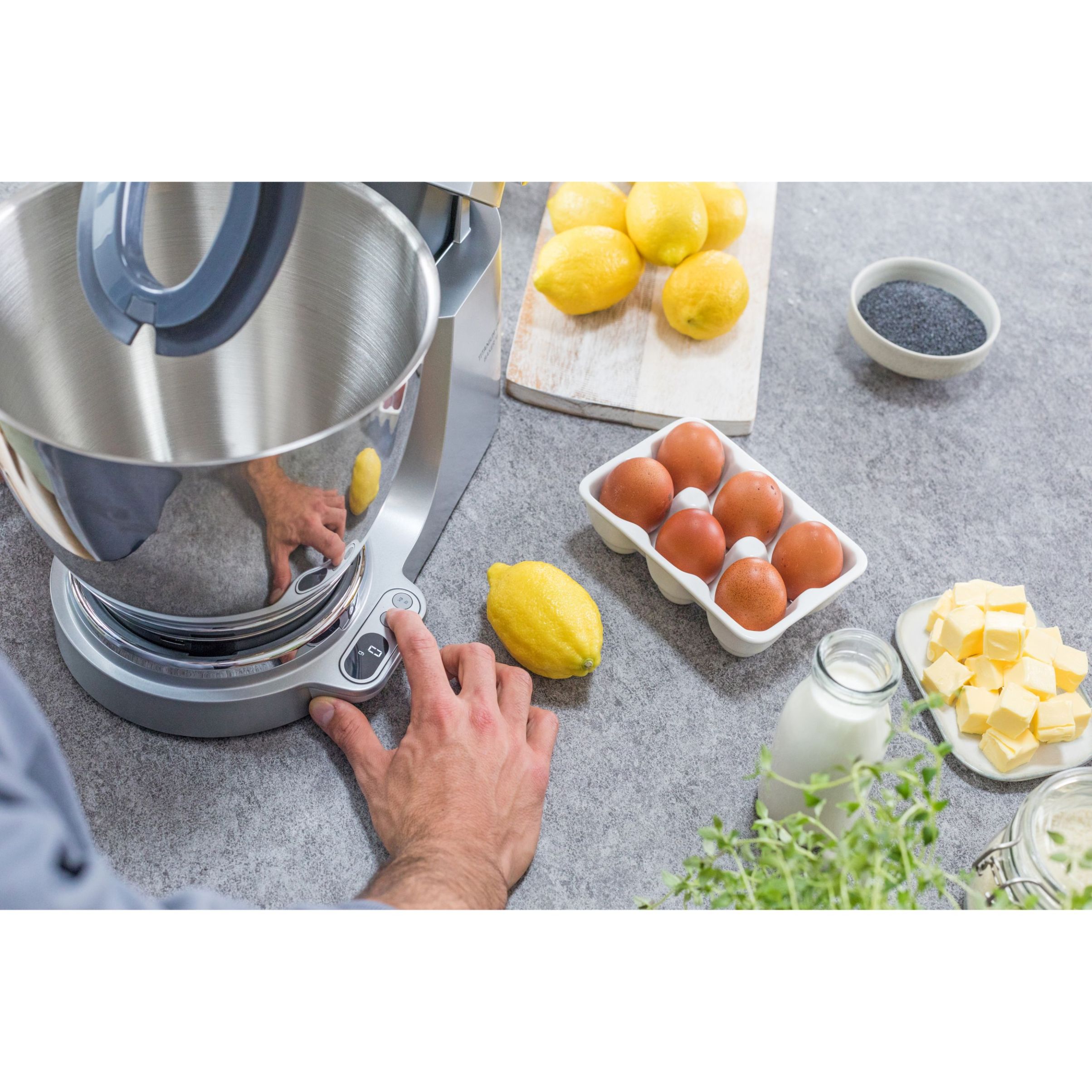 Robot de bucătărie planetar KENWOOD Titanium Chef Baker XL KVL85.124SI – 0W20011385, 1200W, 2 vase (7l/5l), Cântar integrat, Blender, Silver