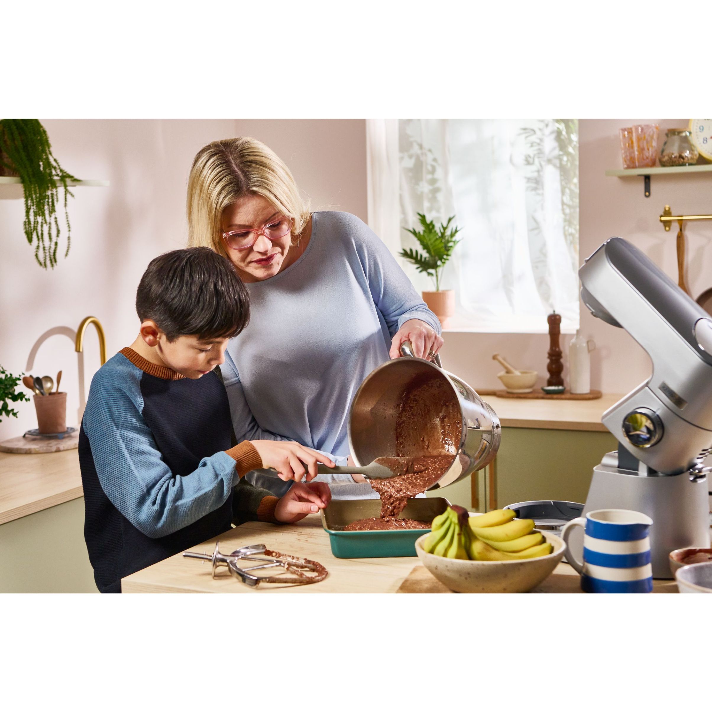 Robot de bucătărie planetar KENWOOD Titanium Chef Baker XL KVL85.124SI – 0W20011385, 1200W, 2 vase (7l/5l), Cântar integrat, Blender, Silver