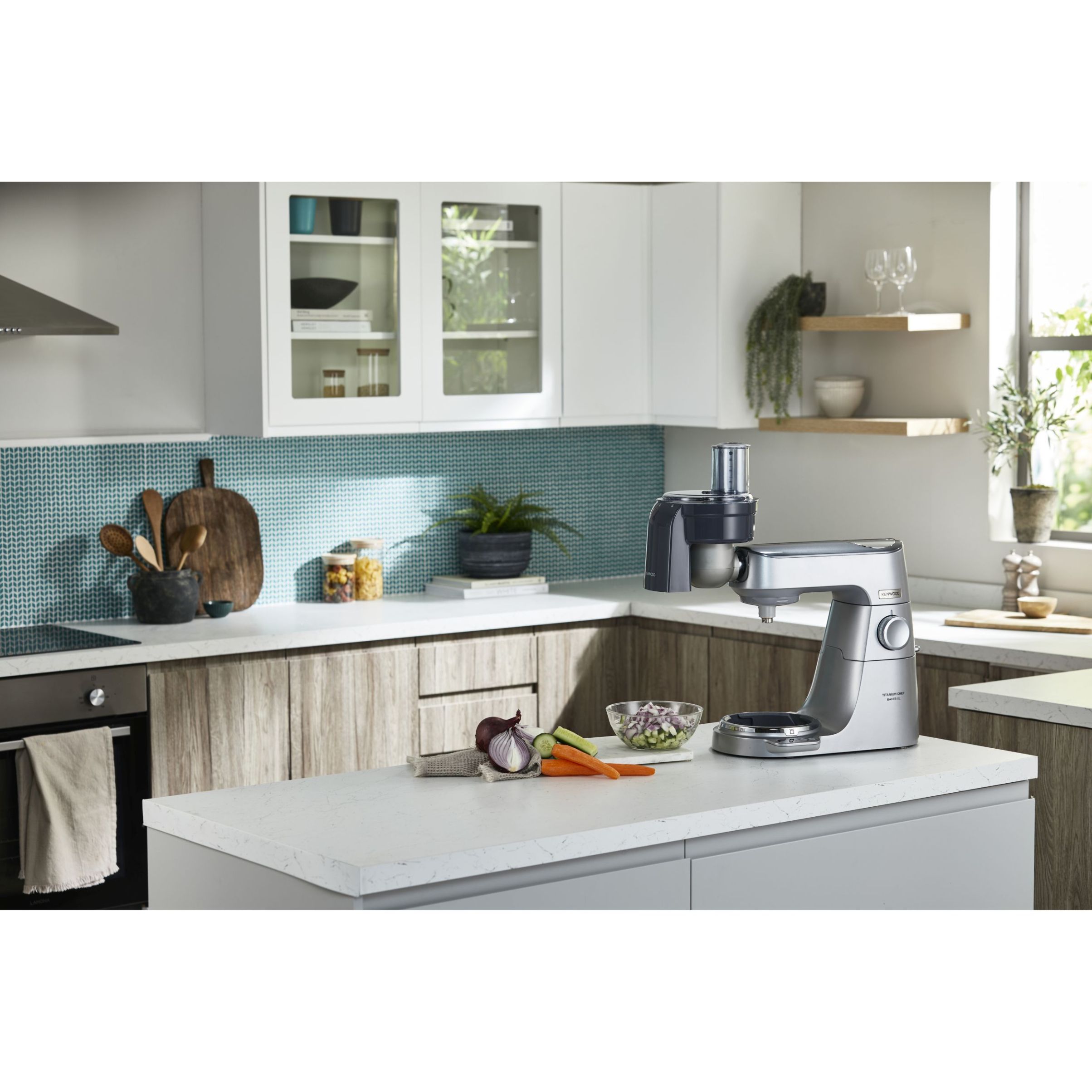 Robot de bucătărie planetar KENWOOD Titanium Chef Baker XL KVL85.124SI – 0W20011385, 1200W, 2 vase (7l/5l), Cântar integrat, Blender, Silver
