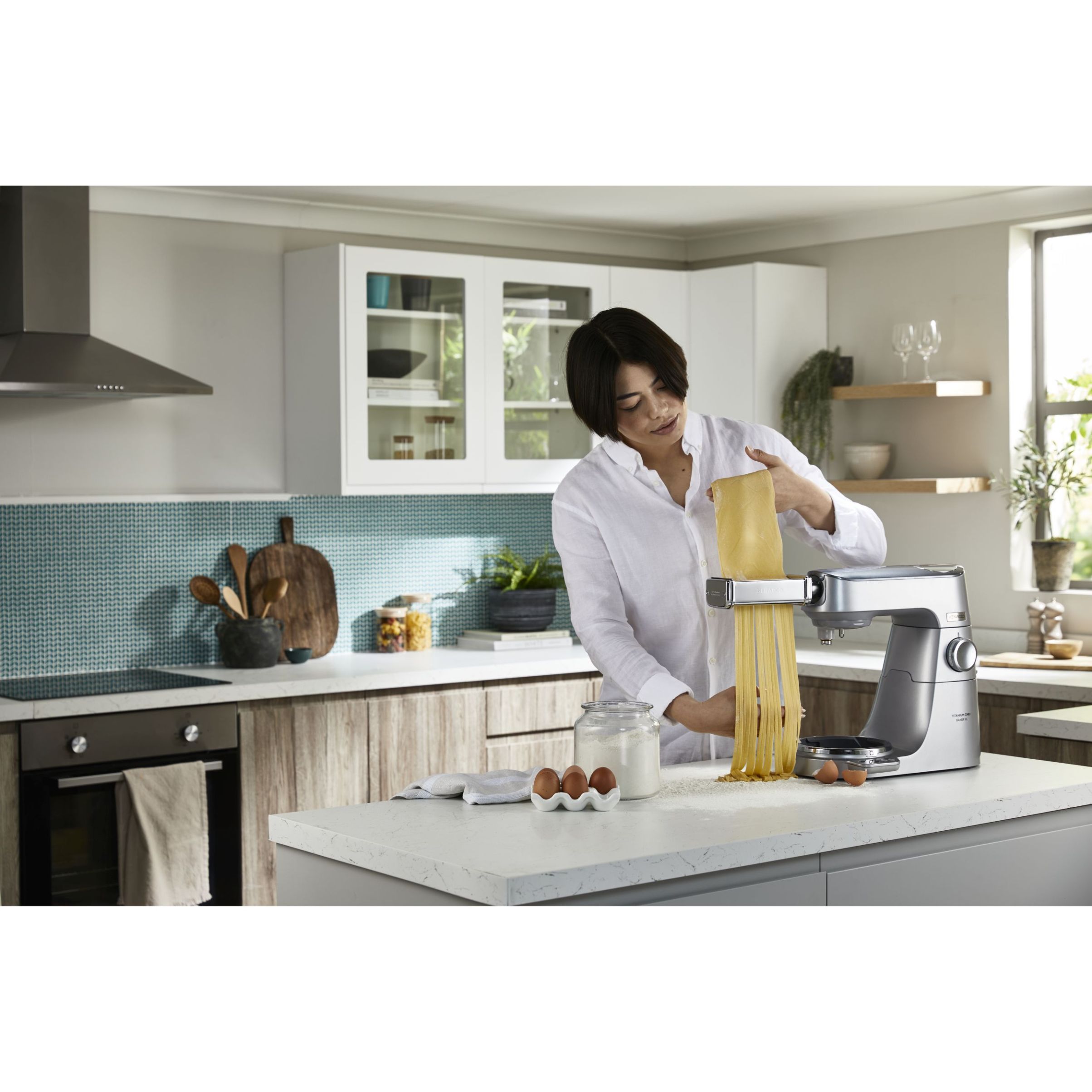 Robot de bucătărie planetar KENWOOD Titanium Chef Baker XL KVL85.124SI – 0W20011385, 1200W, 2 vase (7l/5l), Cântar integrat, Blender, Silver