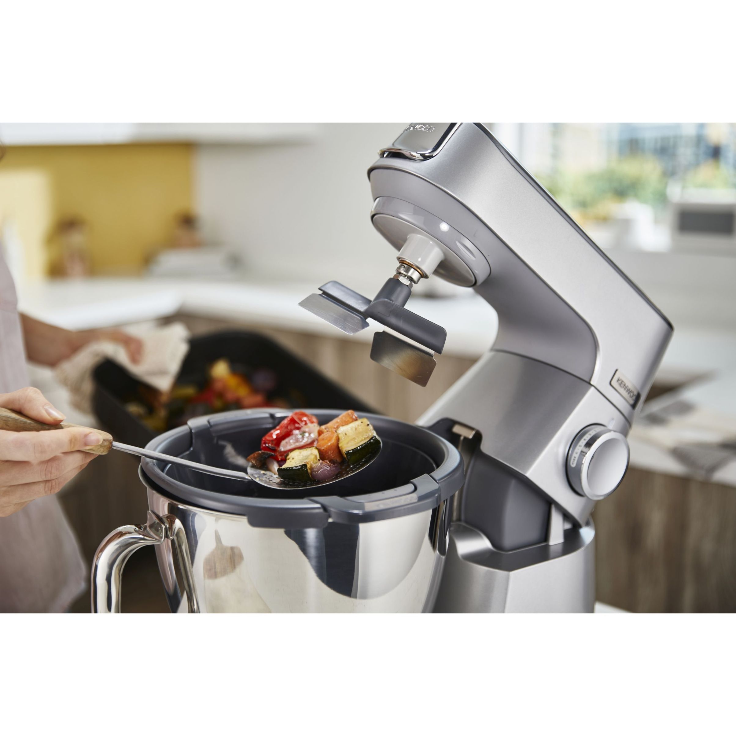 Robot de bucătărie planetar KENWOOD Titanium Chef Baker XL KVL85.124SI – 0W20011385, 1200W, 2 vase (7l/5l), Cântar integrat, Blender, Silver