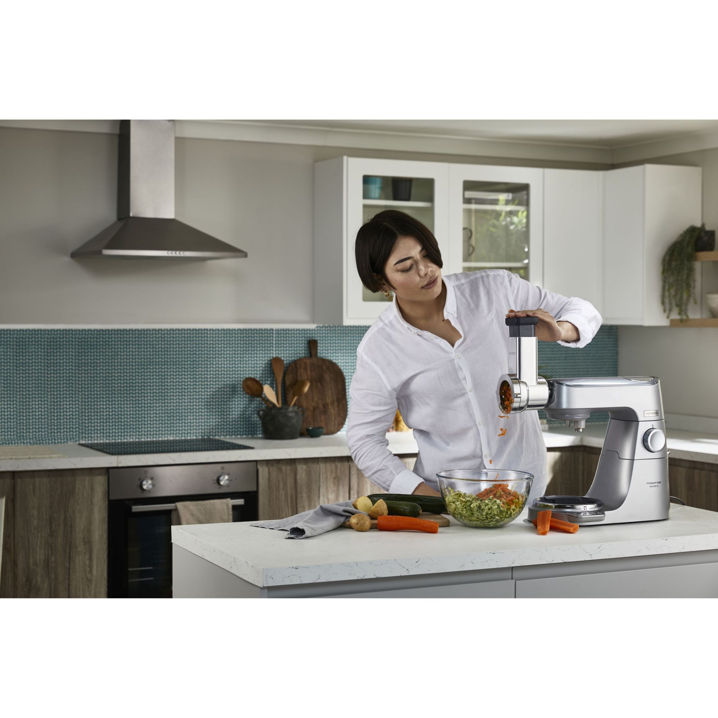 Robot de bucătărie planetar KENWOOD Titanium Chef Baker XL KVL85.124SI – 0W20011385, 1200W, 2 vase (7l/5l), Cântar integrat, Blender, Silver