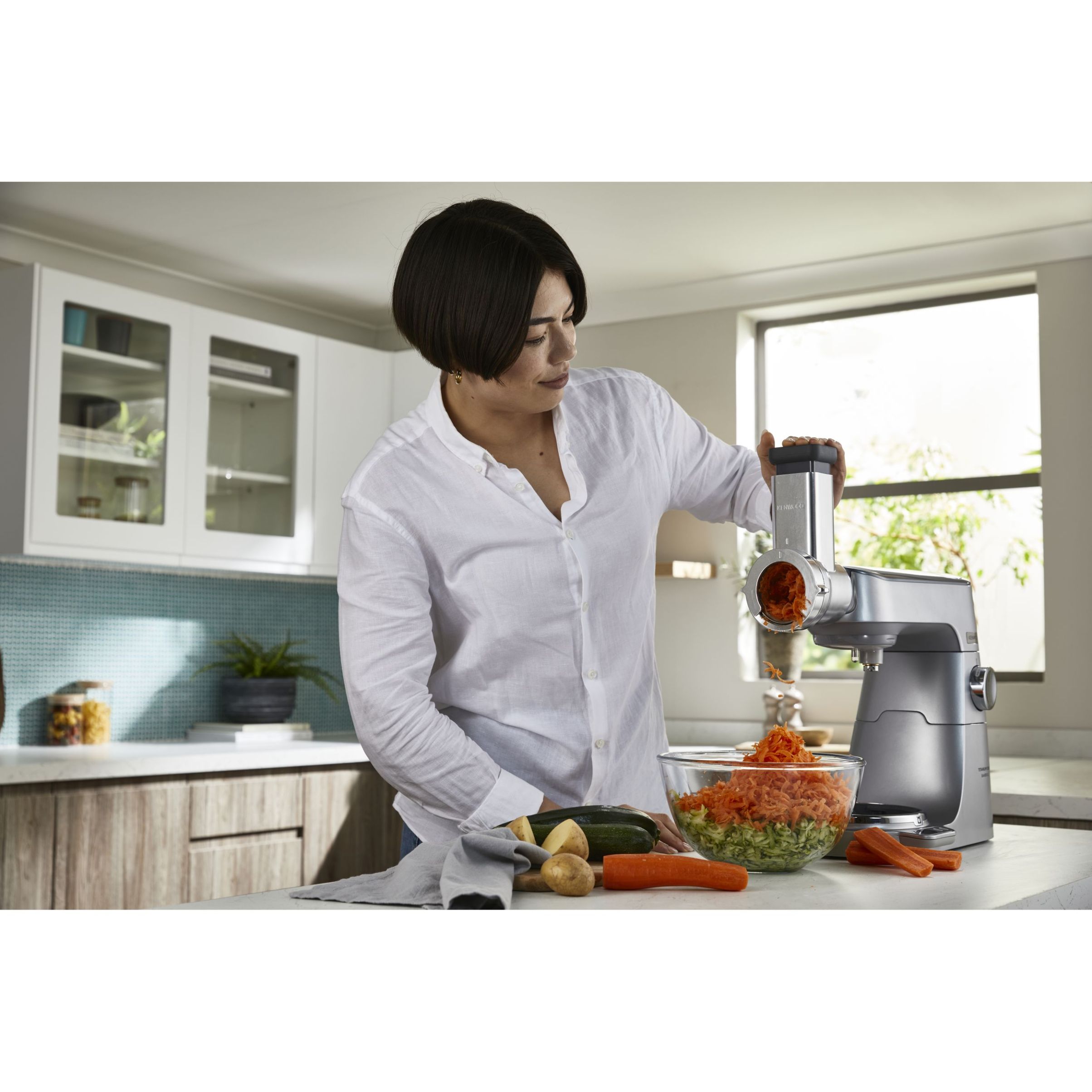 Robot de bucătărie planetar KENWOOD Titanium Chef Baker XL KVL85.124SI – 0W20011385, 1200W, 2 vase (7l/5l), Cântar integrat, Blender, Silver