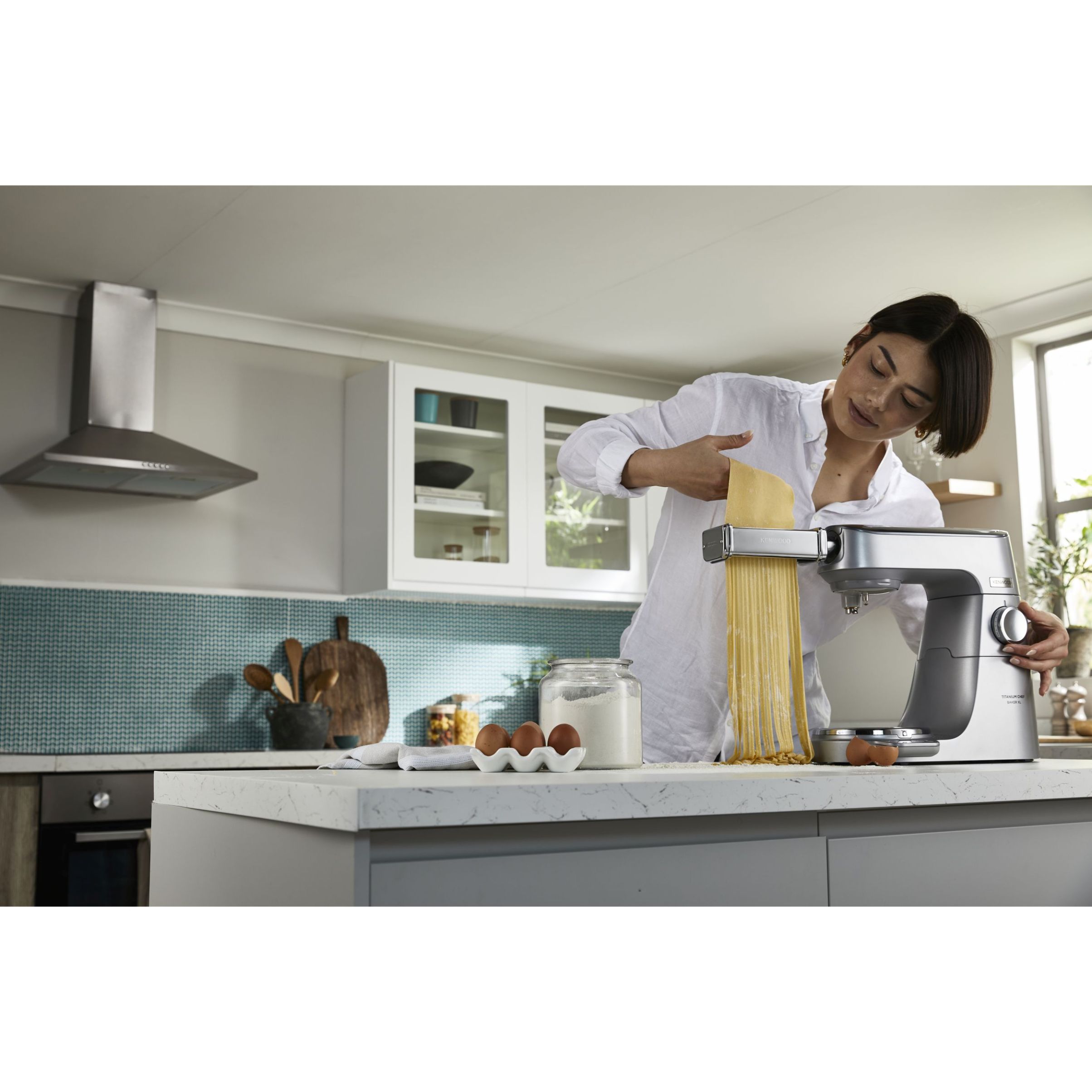 Robot de bucătărie planetar KENWOOD Titanium Chef Baker XL KVL85.124SI – 0W20011385, 1200W, 2 vase (7l/5l), Cântar integrat, Blender, Silver