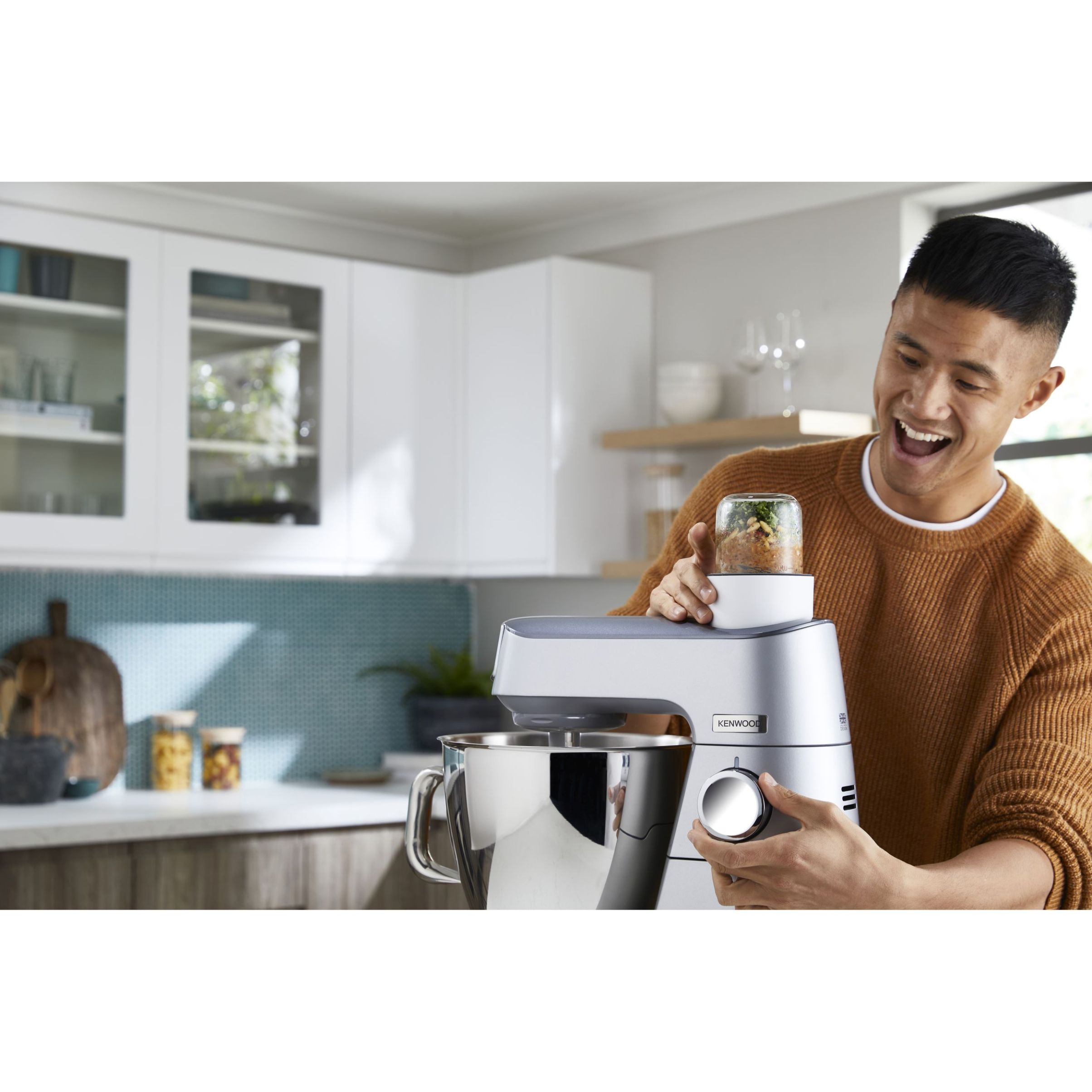 Robot de bucătărie planetar KENWOOD Titanium Chef Baker XL KVL85.124SI – 0W20011385, 1200W, 2 vase (7l/5l), Cântar integrat, Blender, Silver