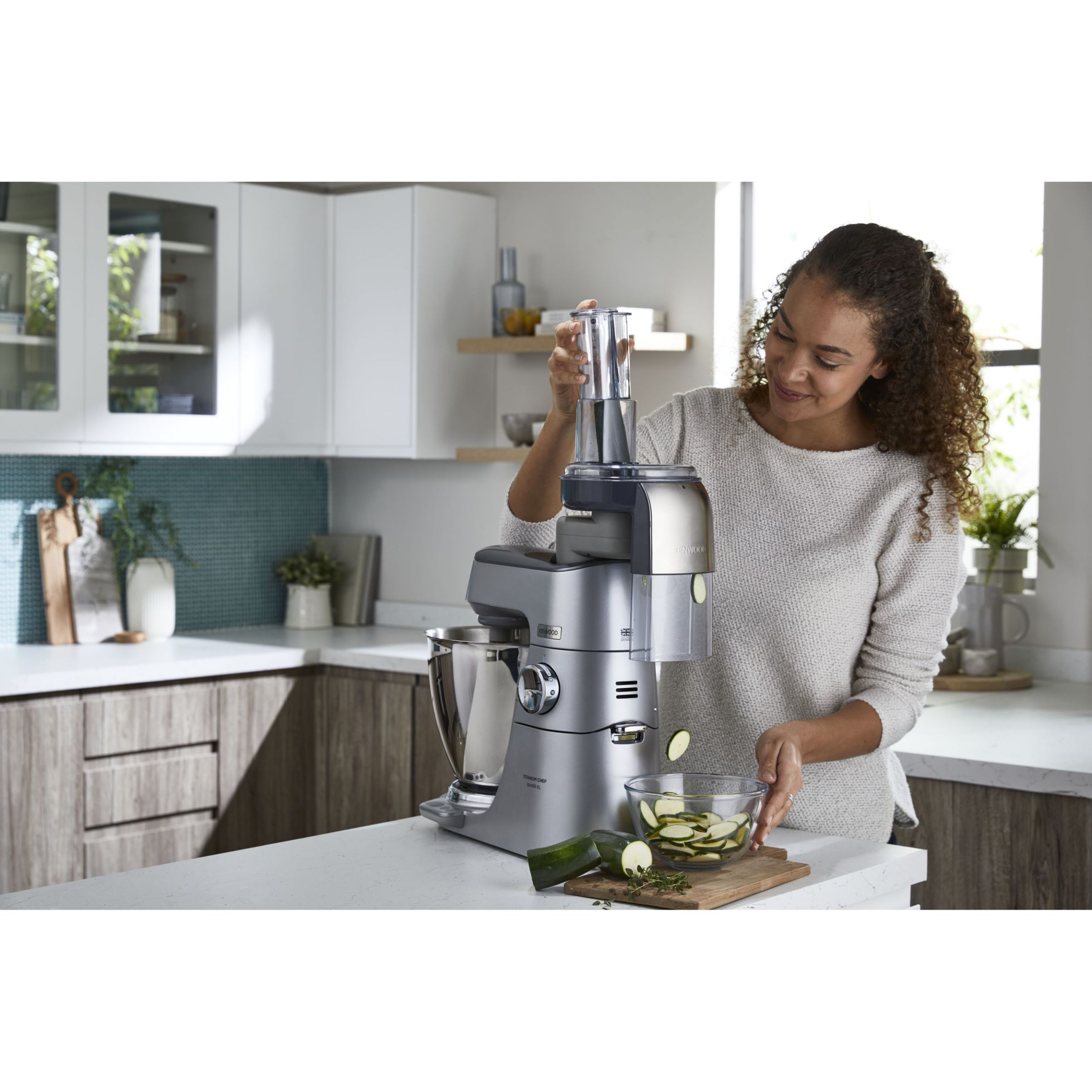 Robot de bucătărie planetar KENWOOD Titanium Chef Baker XL KVL85.124SI – 0W20011385, 1200W, 2 vase (7l/5l), Cântar integrat, Blender, Silver