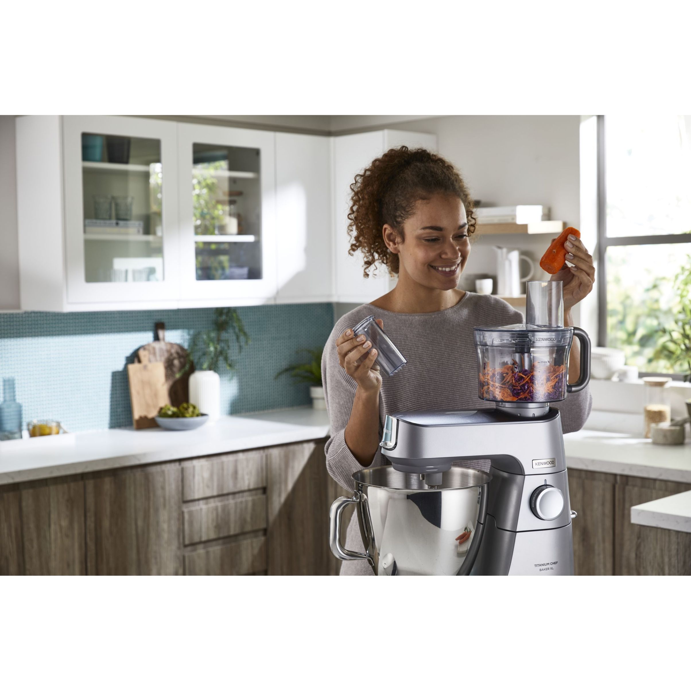 Robot de bucătărie planetar KENWOOD Titanium Chef Baker XL KVL85.124SI – 0W20011385, 1200W, 2 vase (7l/5l), Cântar integrat, Blender, Silver