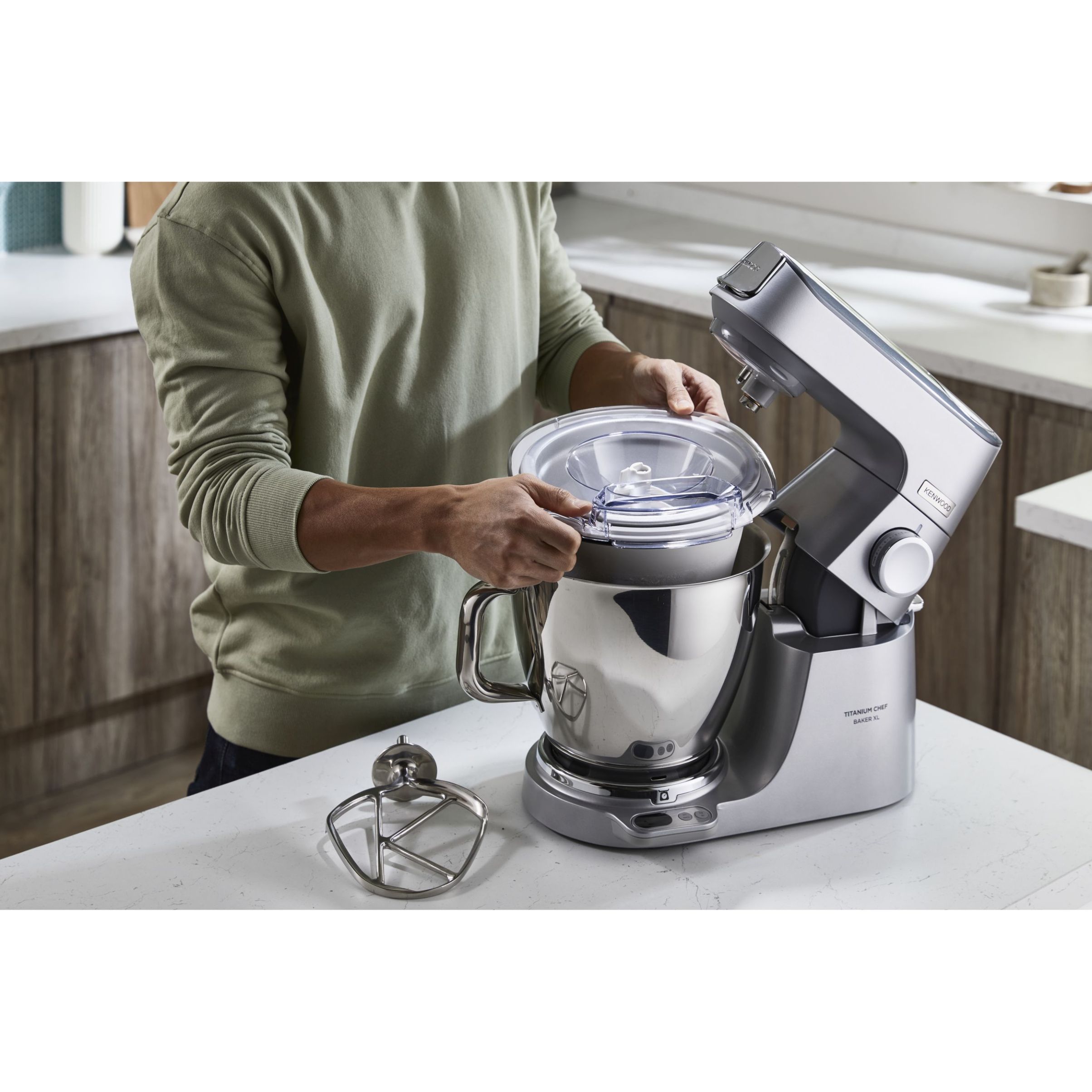 Robot de bucătărie planetar KENWOOD Titanium Chef Baker XL KVL85.124SI – 0W20011385, 1200W, 2 vase (7l/5l), Cântar integrat, Blender, Silver