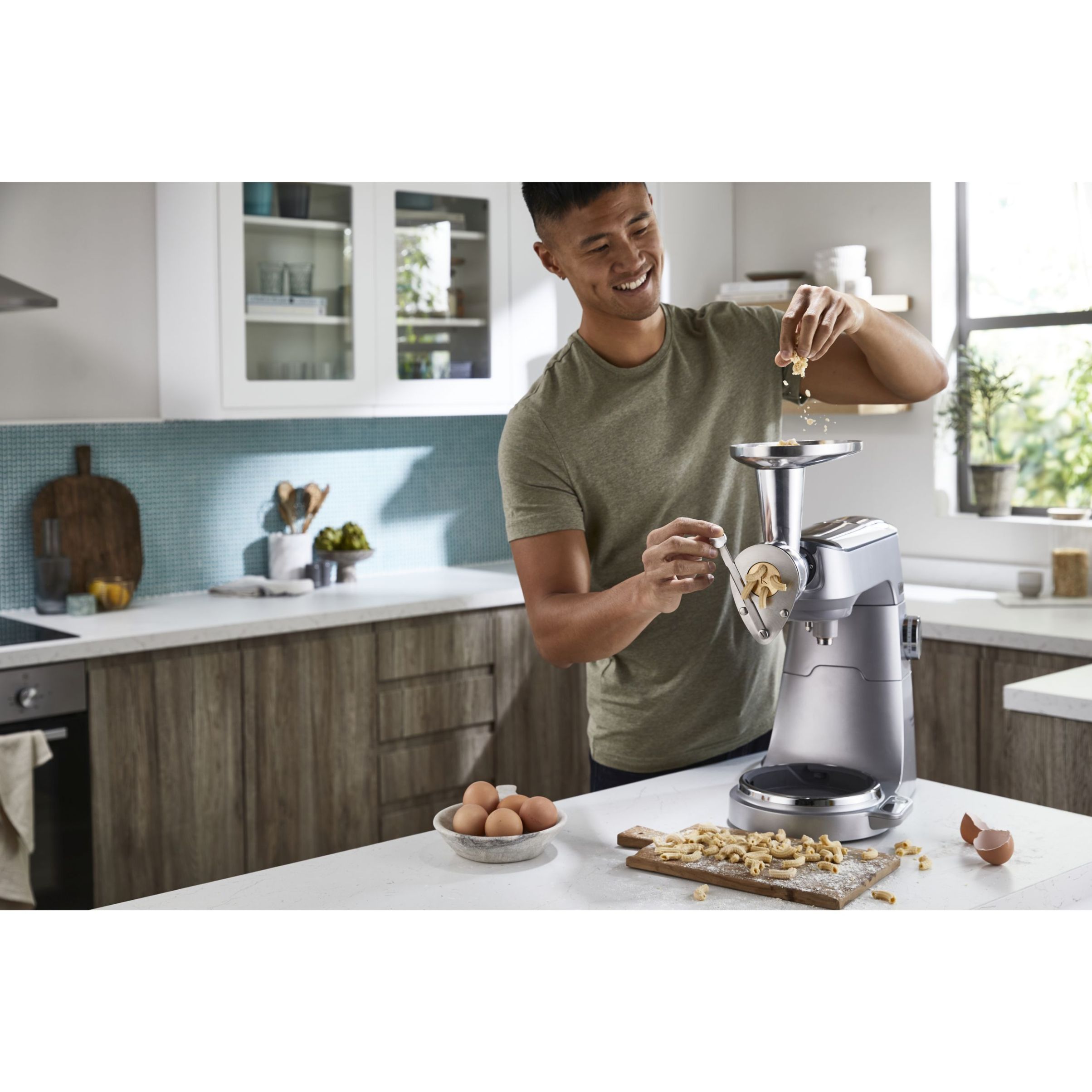 Robot de bucătărie planetar KENWOOD Titanium Chef Baker XL KVL85.124SI – 0W20011385, 1200W, 2 vase (7l/5l), Cântar integrat, Blender, Silver