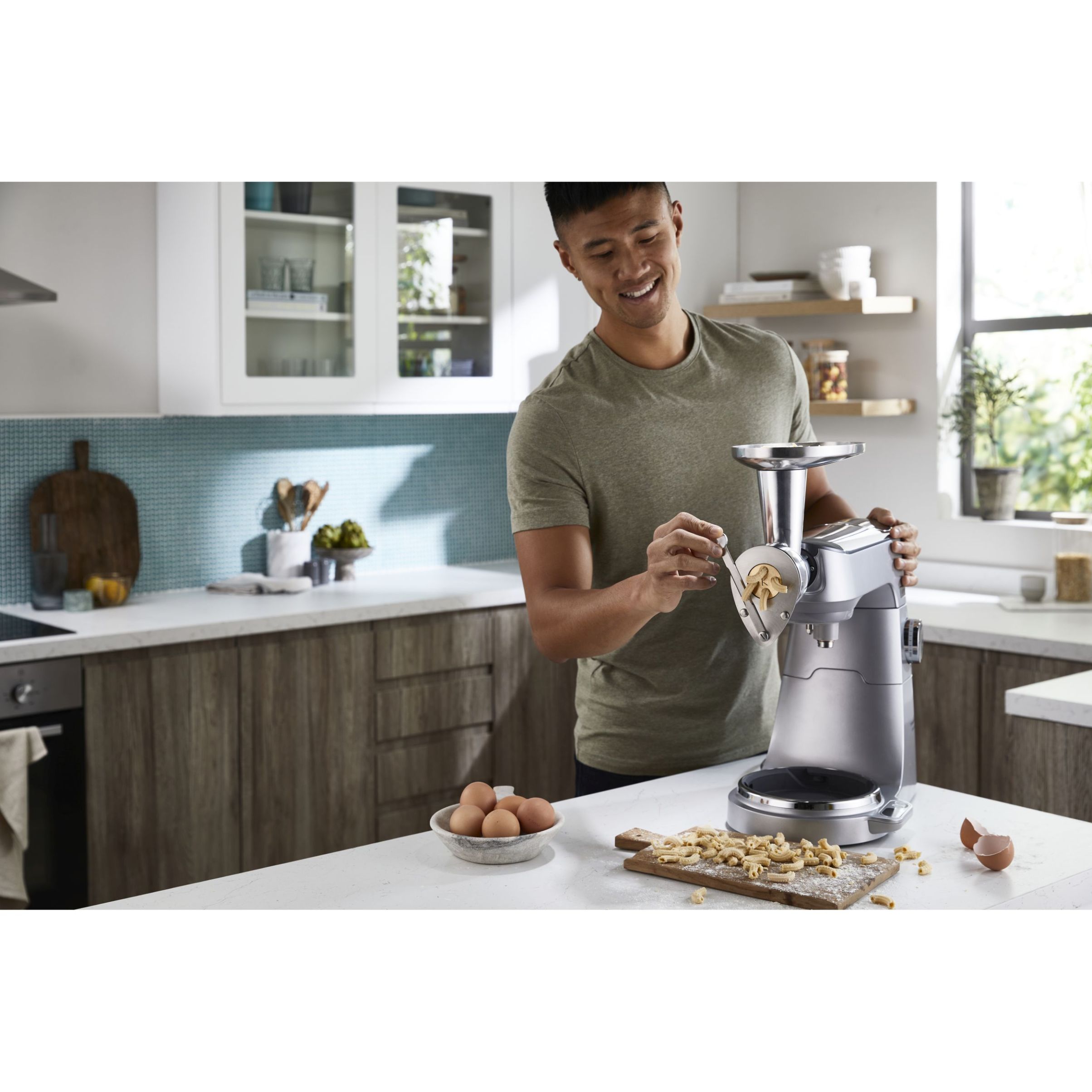 Robot de bucătărie planetar KENWOOD Titanium Chef Baker XL KVL85.124SI – 0W20011385, 1200W, 2 vase (7l/5l), Cântar integrat, Blender, Silver