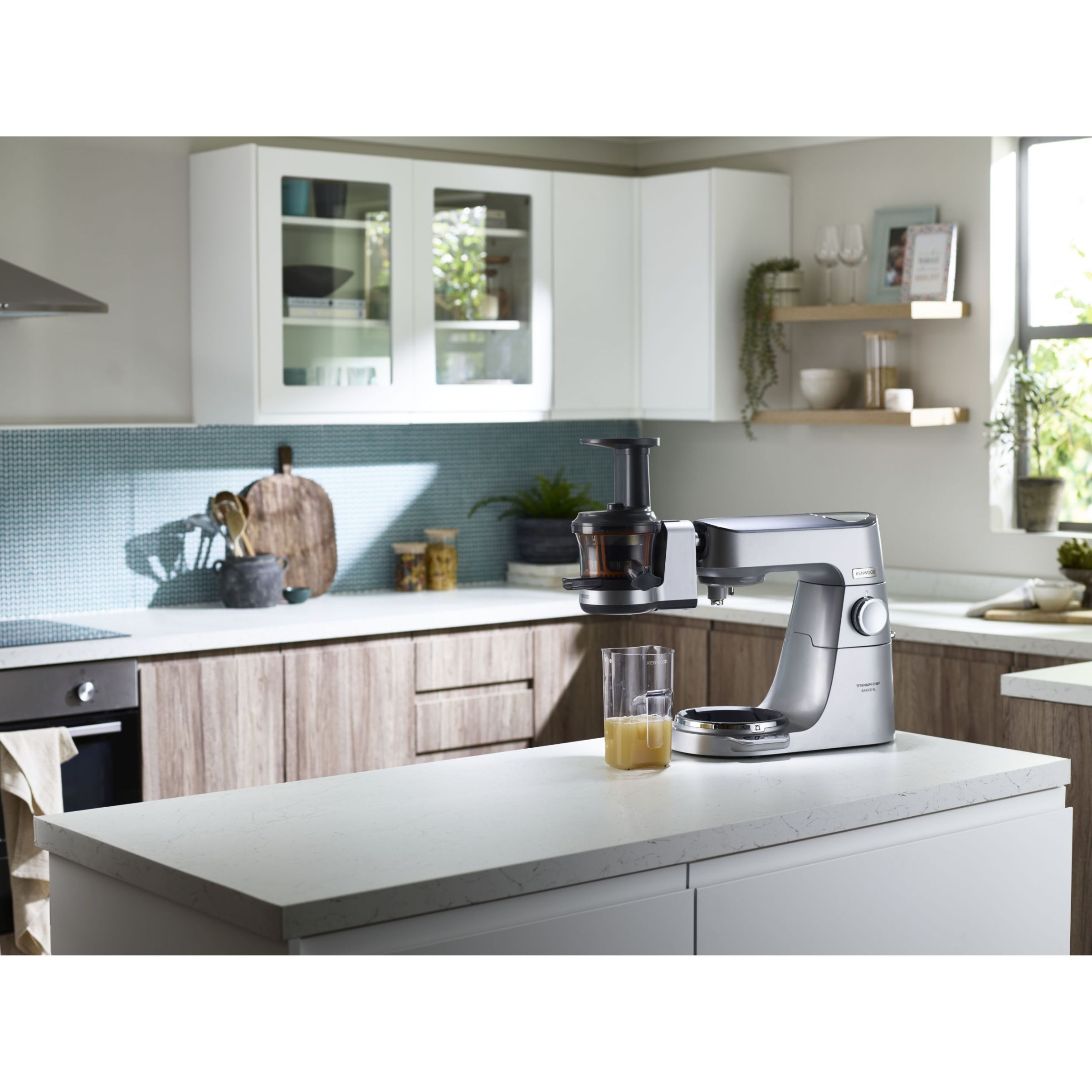 Robot de bucătărie planetar KENWOOD Titanium Chef Baker XL KVL85.124SI – 0W20011385, 1200W, 2 vase (7l/5l), Cântar integrat, Blender, Silver