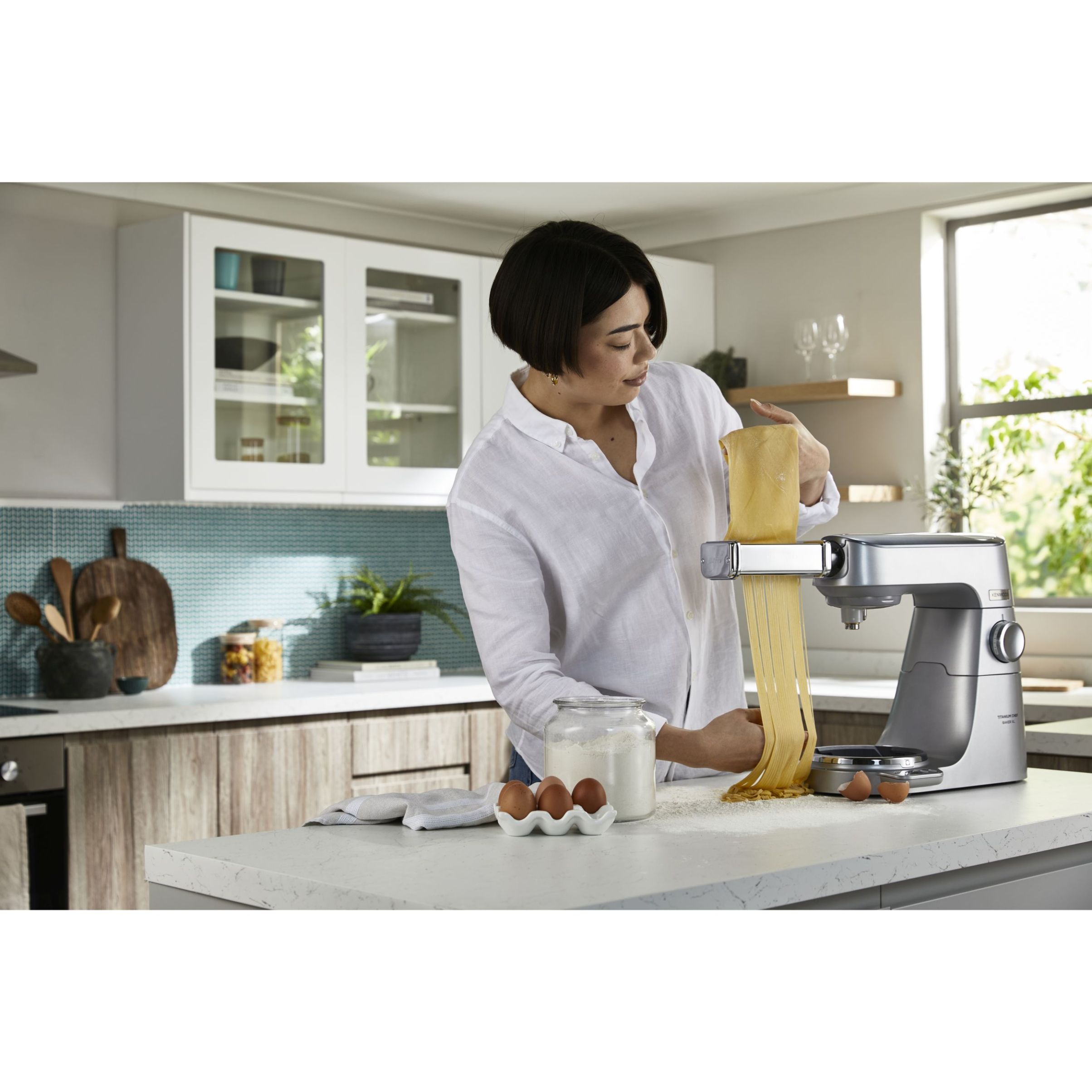 Robot de bucătărie planetar KENWOOD Titanium Chef Baker XL KVL85.124SI – 0W20011385, 1200W, 2 vase (7l/5l), Cântar integrat, Blender, Silver