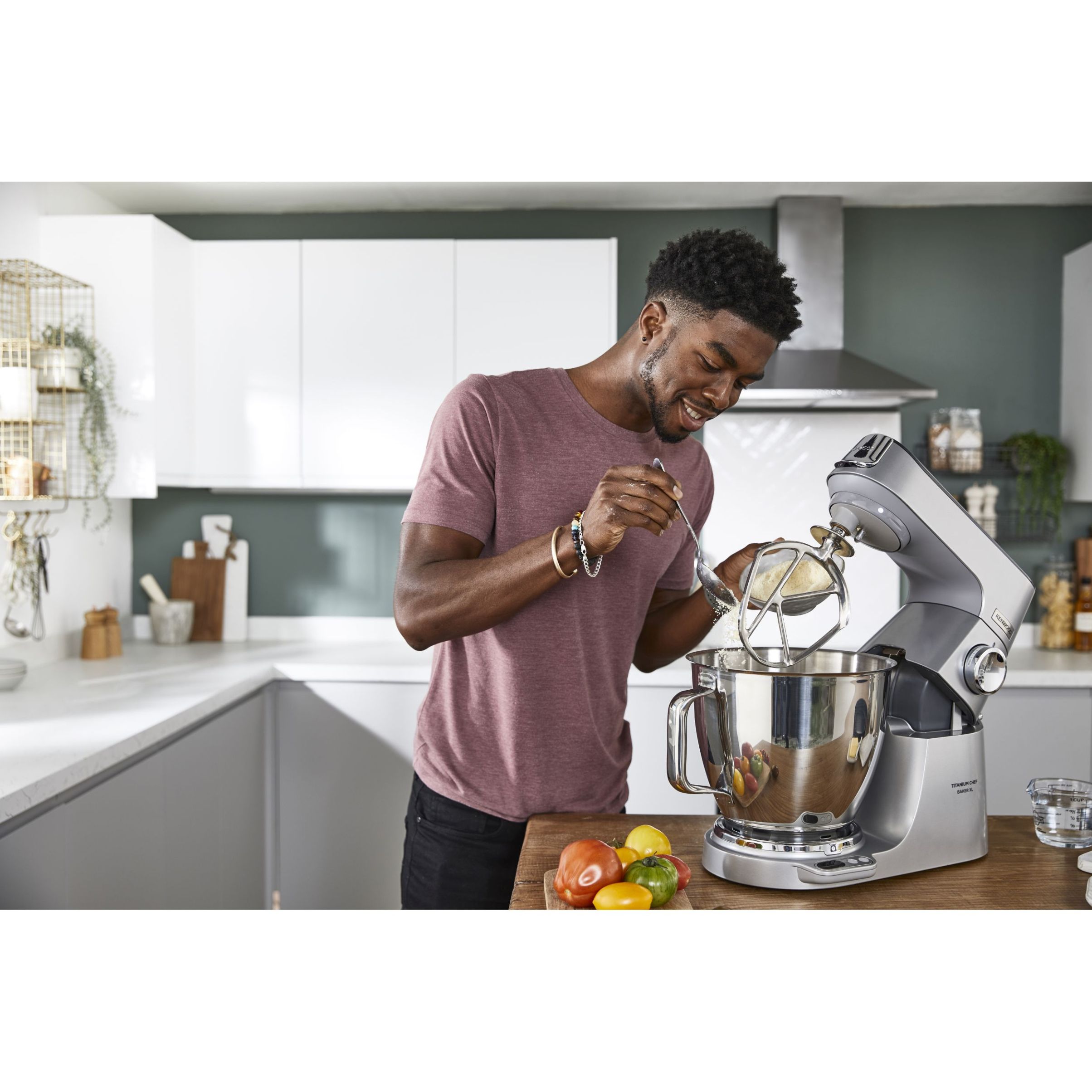 Robot de bucătărie planetar KENWOOD Titanium Chef Baker XL KVL85.124SI – 0W20011385, 1200W, 2 vase (7l/5l), Cântar integrat, Blender, Silver