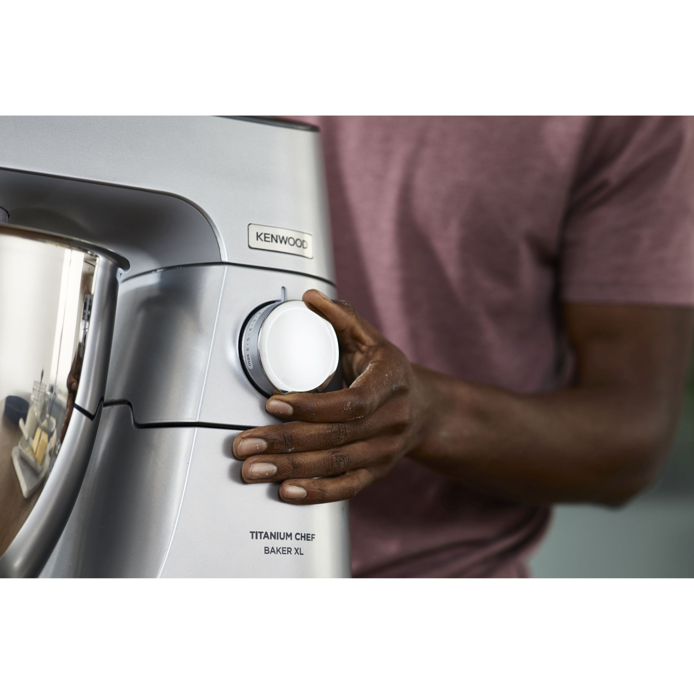Robot de bucătărie planetar KENWOOD Titanium Chef Baker XL KVL85.124SI – 0W20011385, 1200W, 2 vase (7l/5l), Cântar integrat, Blender, Silver