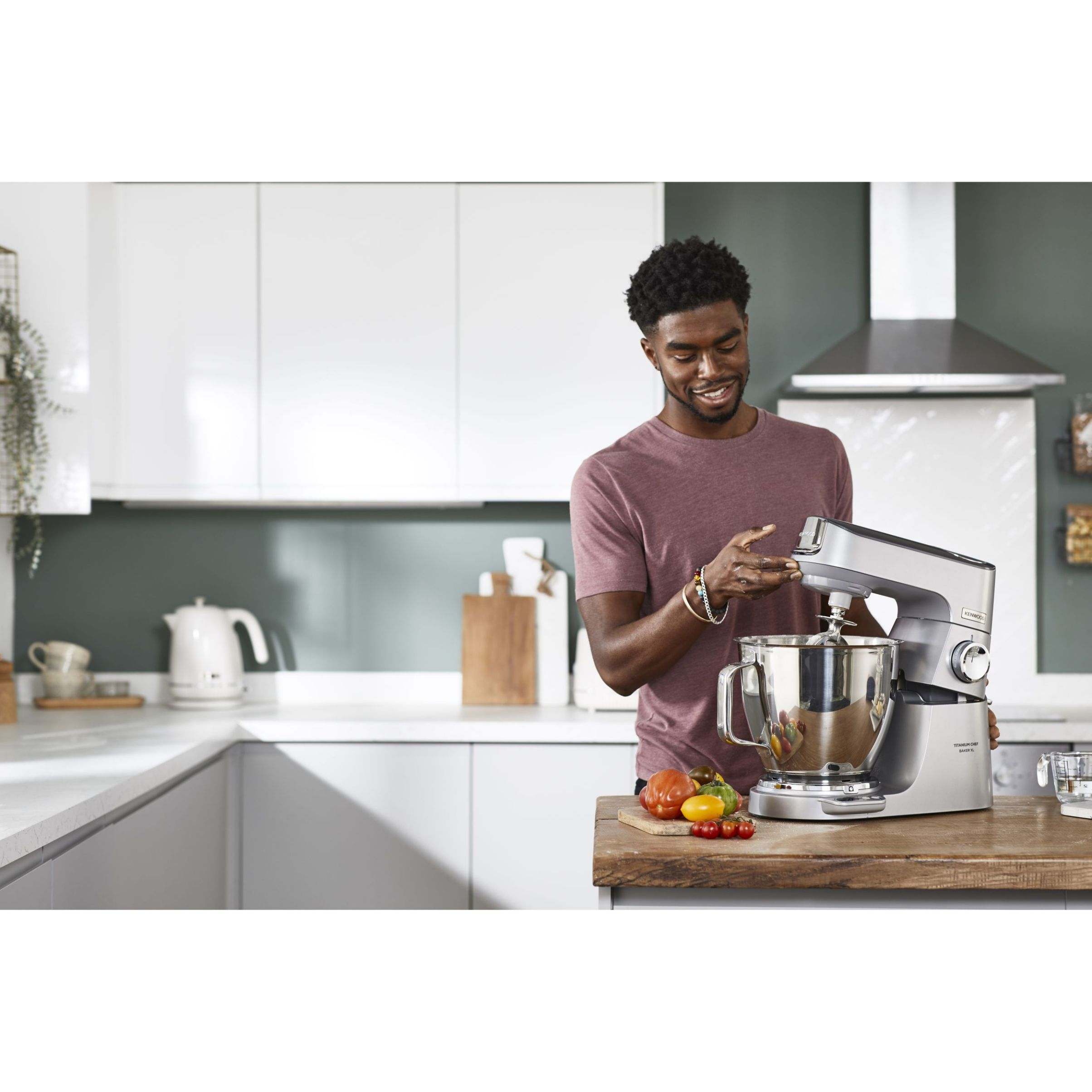 Robot de bucătărie planetar KENWOOD Titanium Chef Baker XL KVL85.124SI – 0W20011385, 1200W, 2 vase (7l/5l), Cântar integrat, Blender, Silver
