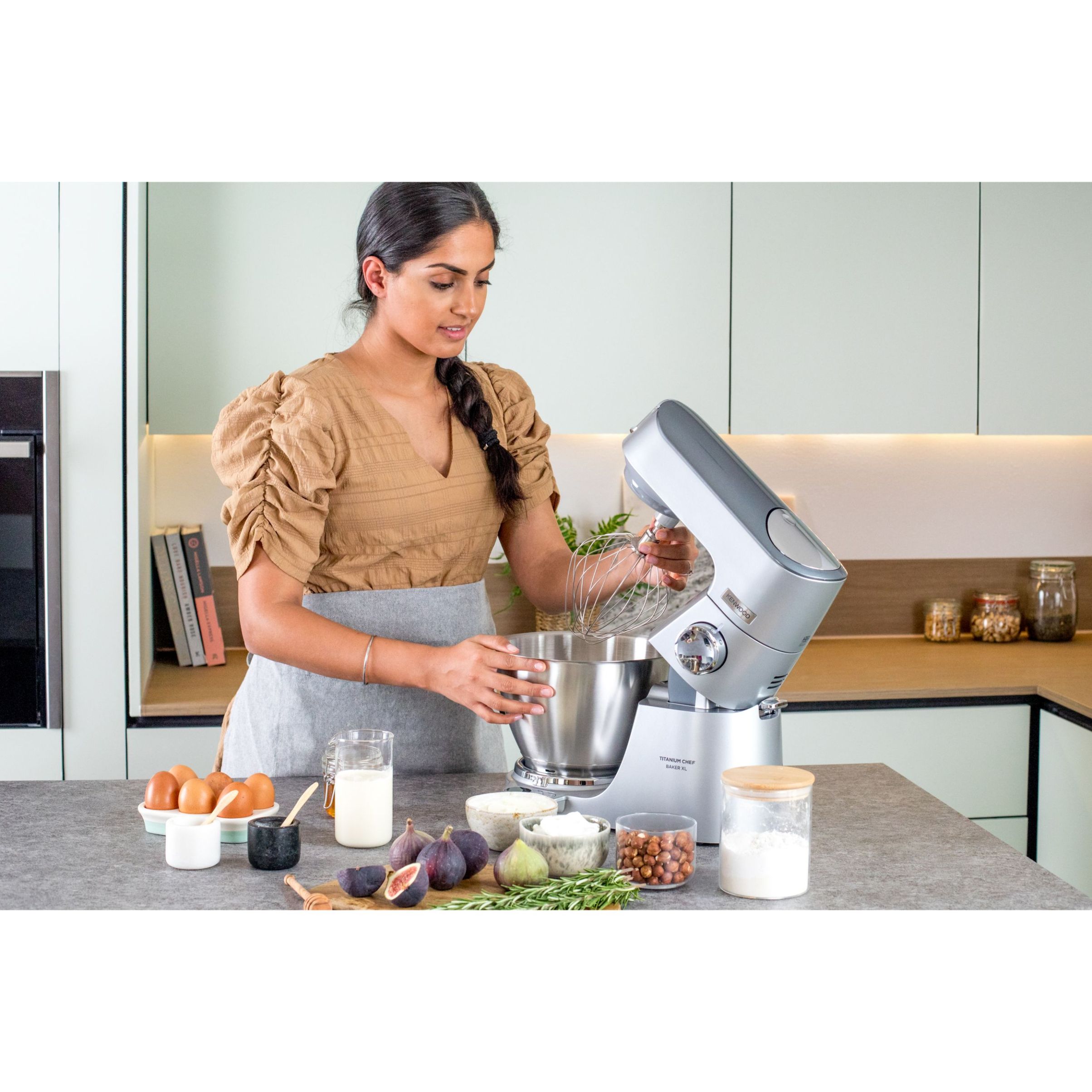 Robot de bucătărie planetar KENWOOD Titanium Chef Baker XL KVL85.004SI – 0W20011377, 1200W, 2 vase (7l/5l), Cântar integrat, G11.50kg, Silver