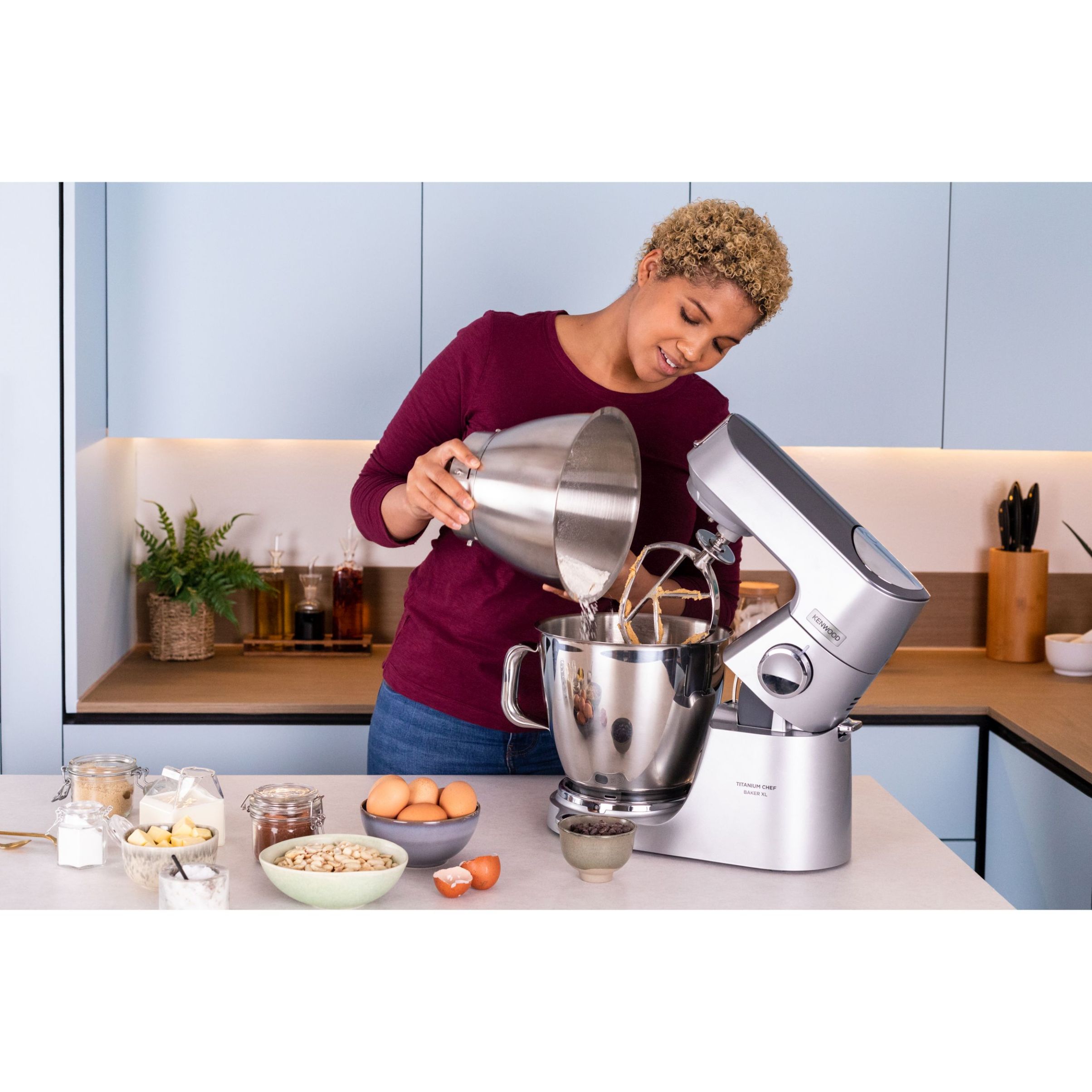 Robot de bucătărie planetar KENWOOD Titanium Chef Baker XL KVL85.004SI – 0W20011377, 1200W, 2 vase (7l/5l), Cântar integrat, G11.50kg, Silver