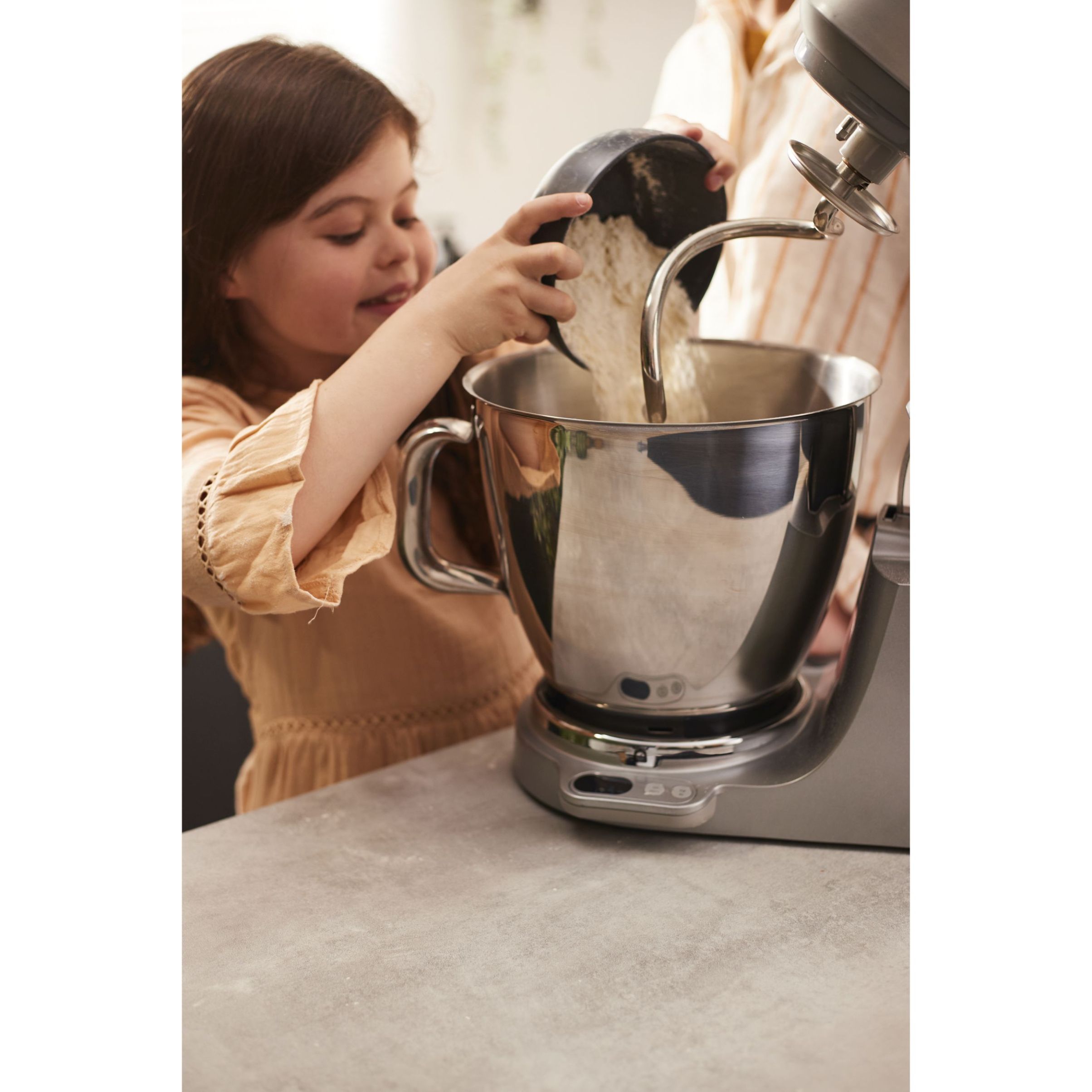 Robot de bucătărie planetar KENWOOD Titanium Chef Baker XL KVL85.004SI – 0W20011377, 1200W, 2 vase (7l/5l), Cântar integrat, G11.50kg, Silver