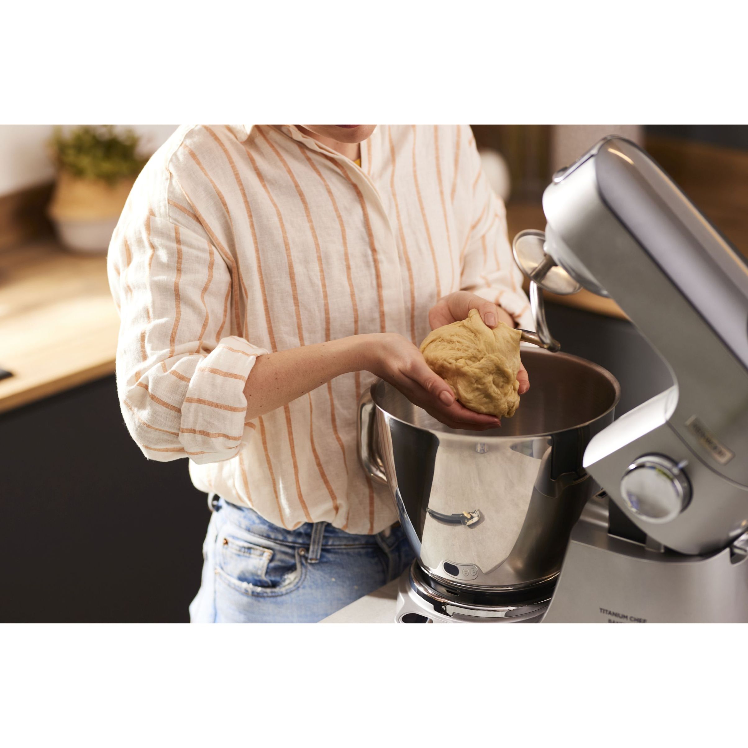 Robot de bucătărie planetar KENWOOD Titanium Chef Baker XL KVL85.004SI – 0W20011377, 1200W, 2 vase (7l/5l), Cântar integrat, G11.50kg, Silver