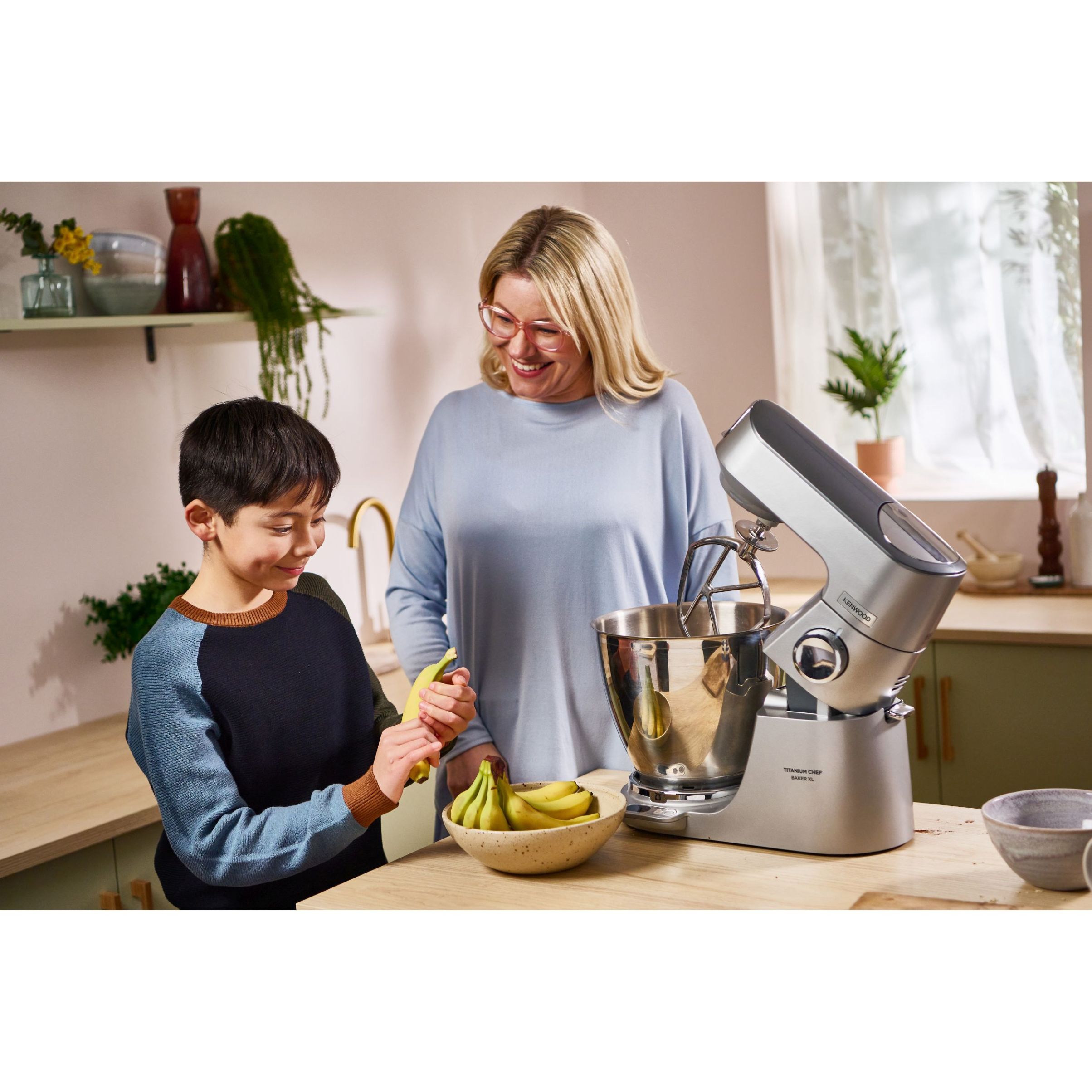 Robot de bucătărie planetar KENWOOD Titanium Chef Baker XL KVL85.004SI – 0W20011377, 1200W, 2 vase (7l/5l), Cântar integrat, G11.50kg, Silver