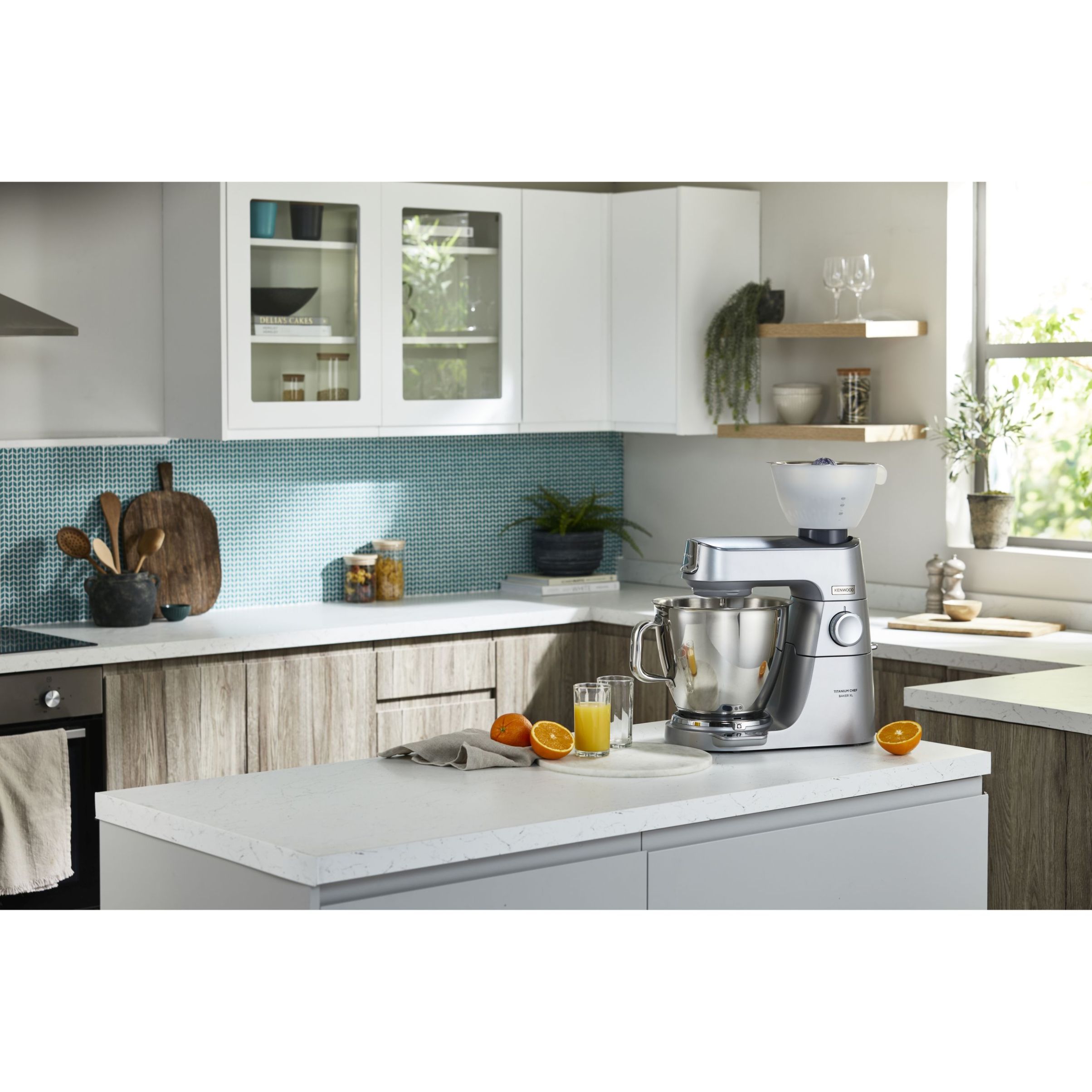 Robot de bucătărie planetar KENWOOD Titanium Chef Baker XL KVL85.004SI – 0W20011377, 1200W, 2 vase (7l/5l), Cântar integrat, G11.50kg, Silver