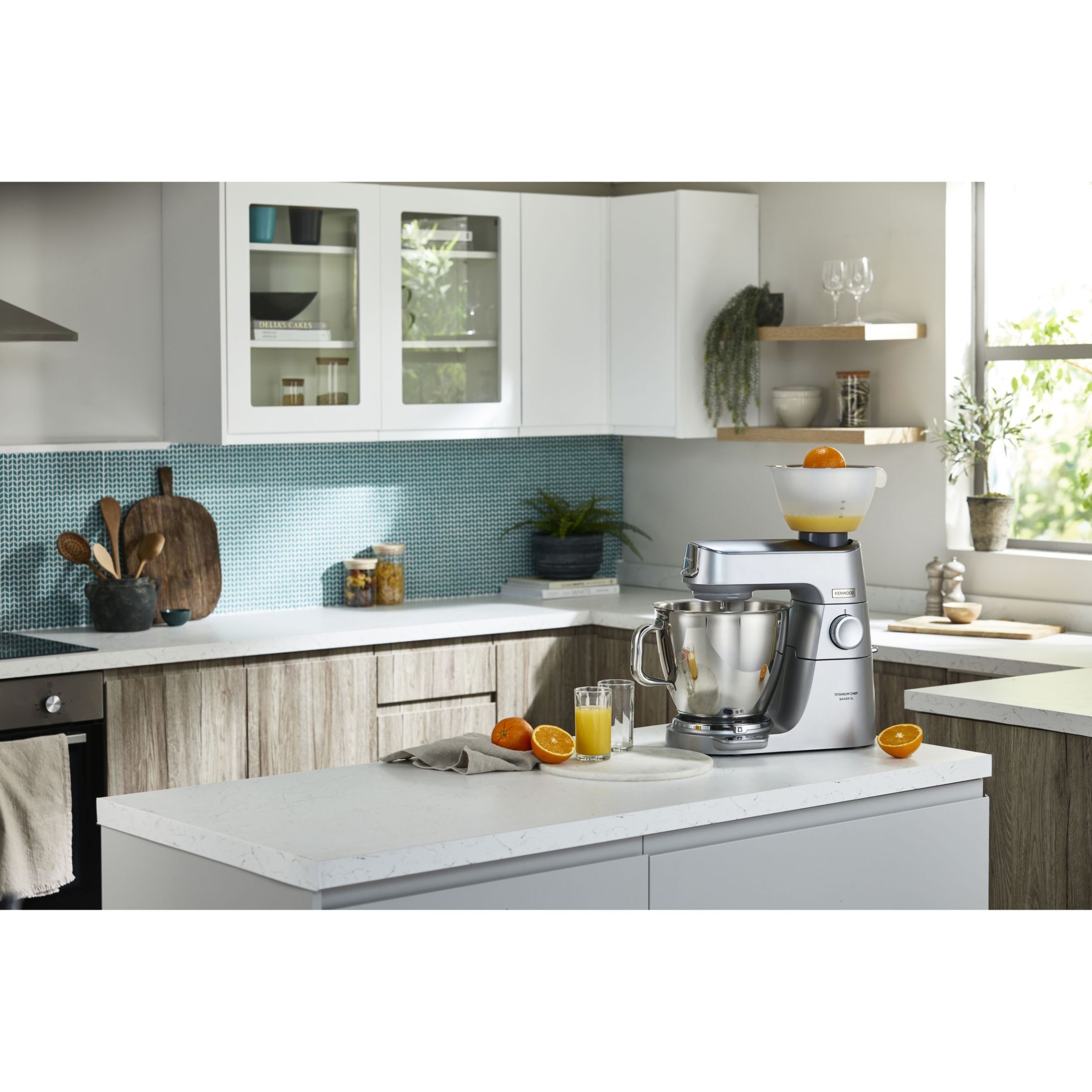 Robot de bucătărie planetar KENWOOD Titanium Chef Baker XL KVL85.004SI – 0W20011377, 1200W, 2 vase (7l/5l), Cântar integrat, G11.50kg, Silver