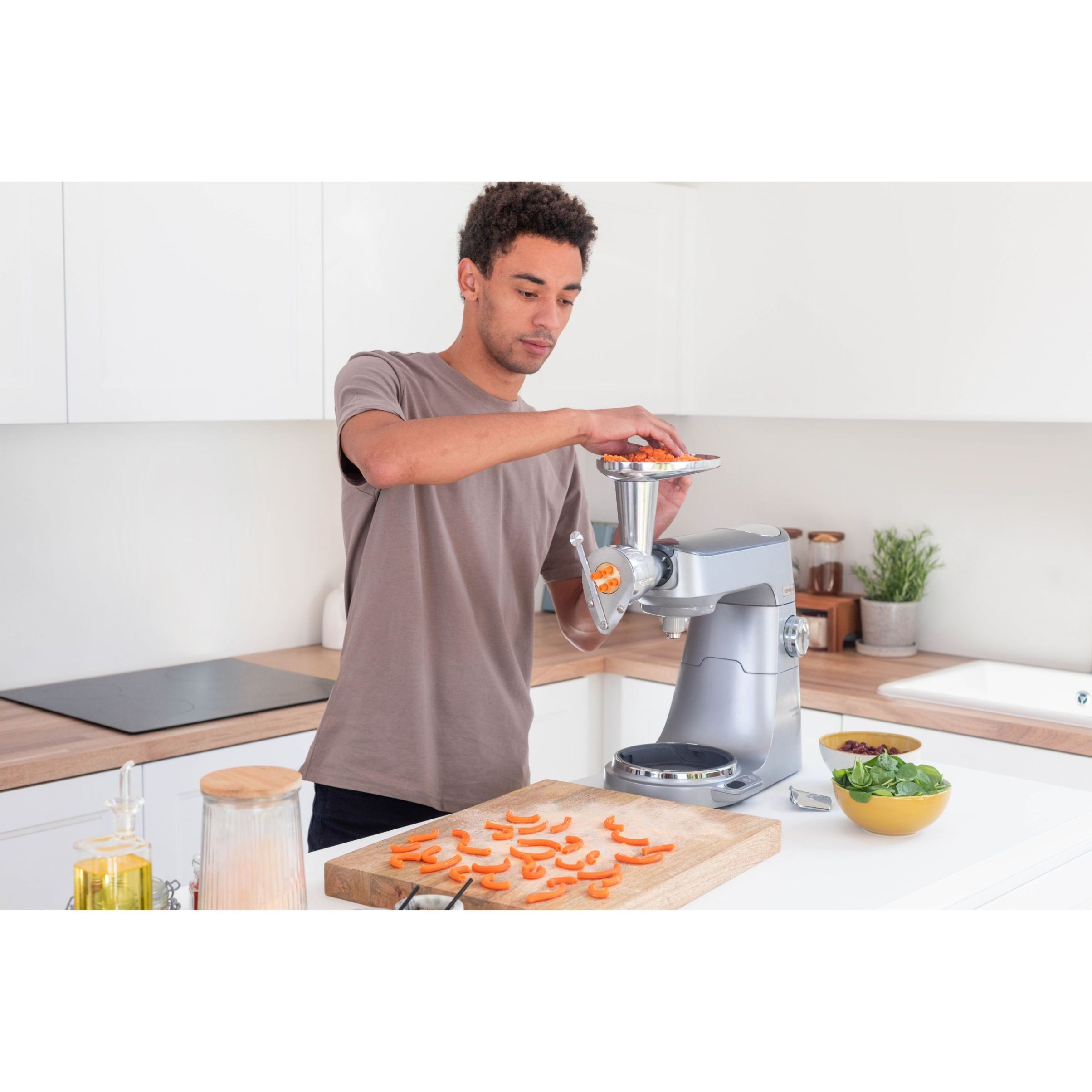Robot de bucătărie planetar KENWOOD Titanium Chef Baker XL KVL85.004SI – 0W20011377, 1200W, 2 vase (7l/5l), Cântar integrat, G11.50kg, Silver