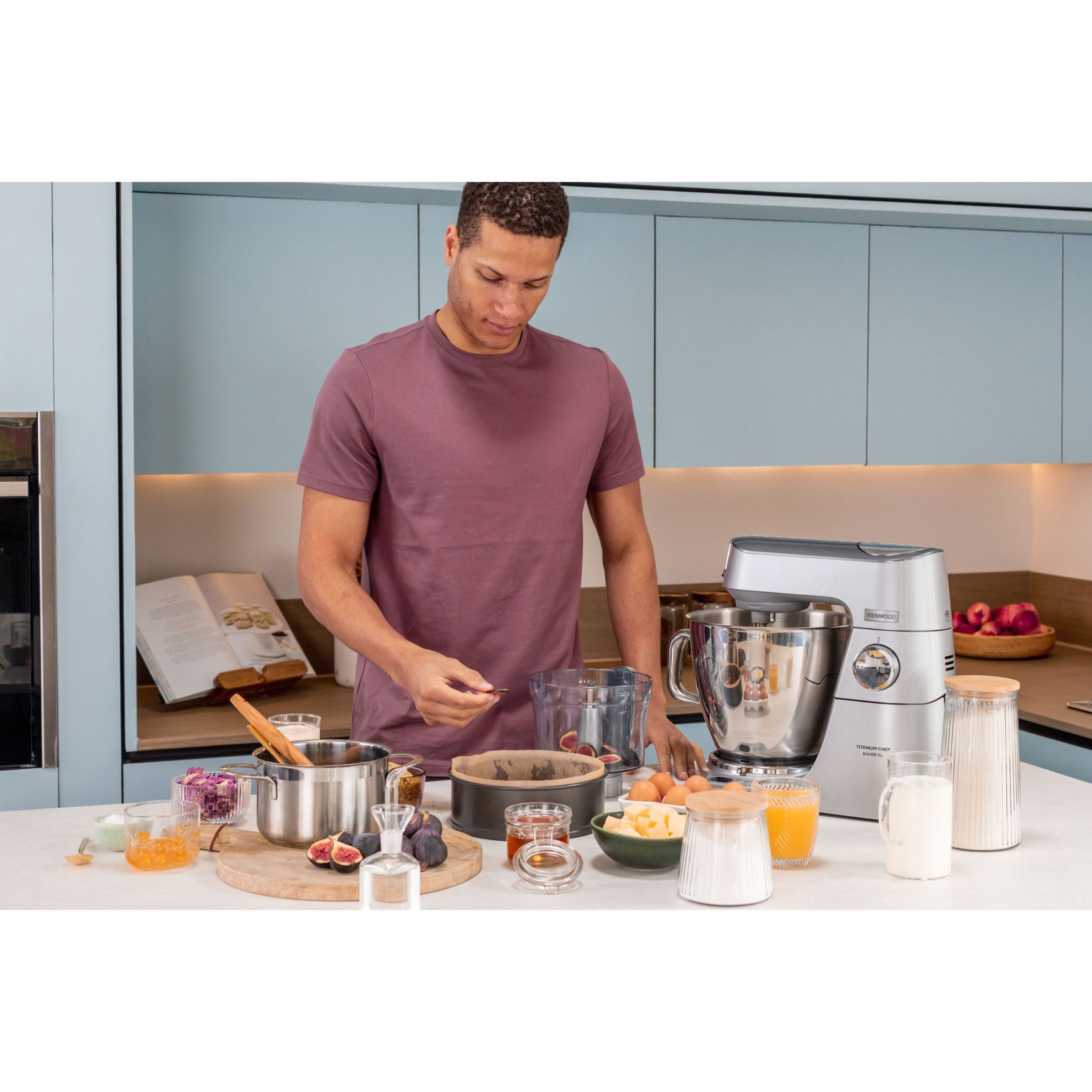 Robot de bucătărie planetar KENWOOD Titanium Chef Baker XL KVL85.004SI – 0W20011377, 1200W, 2 vase (7l/5l), Cântar integrat, G11.50kg, Silver